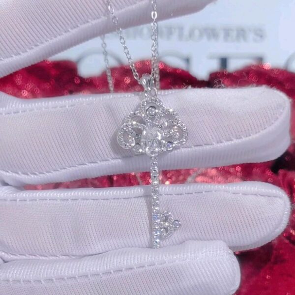 Dây chuyền kim cương Moissanite nữ kiểu dáng chìa khóa - Hình ảnh 2