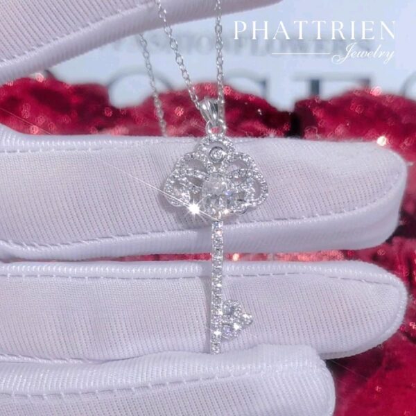 Dây chuyền kim cương Moissanite nữ kiểu dáng chìa khóa