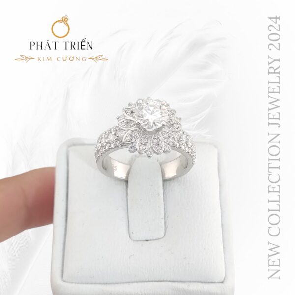 Nhẫn Moissanite nữ full moi hoa mai sang trọng (N56069) - Hình ảnh 4