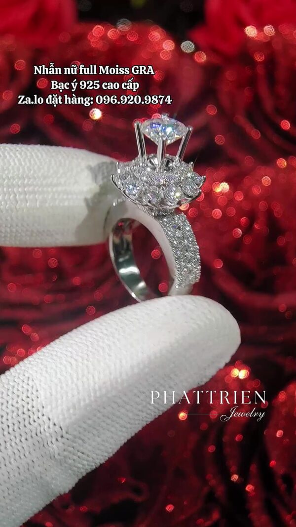 Nhẫn full kim cương Moissanite kiểm định GRA kiểu dáng hoa mai tôn chủ 7li2 (N917658)