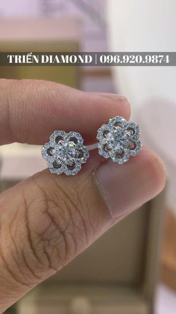 Bông tai kim cương Moissanite GRA hoa mai (B97377)