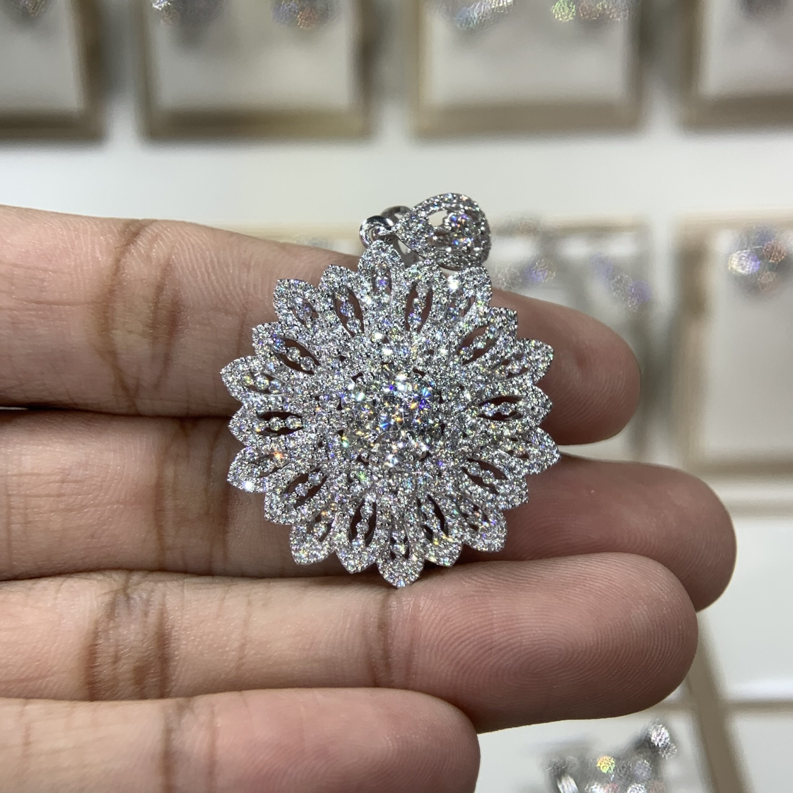 Mặt dây chuyền kim cương Moissanite GRA hoa lớn (B320217) - Ảnh 6