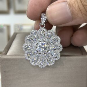 Mặt dây chuyền kim cương Moissanite GRA hoa mai (M315017)