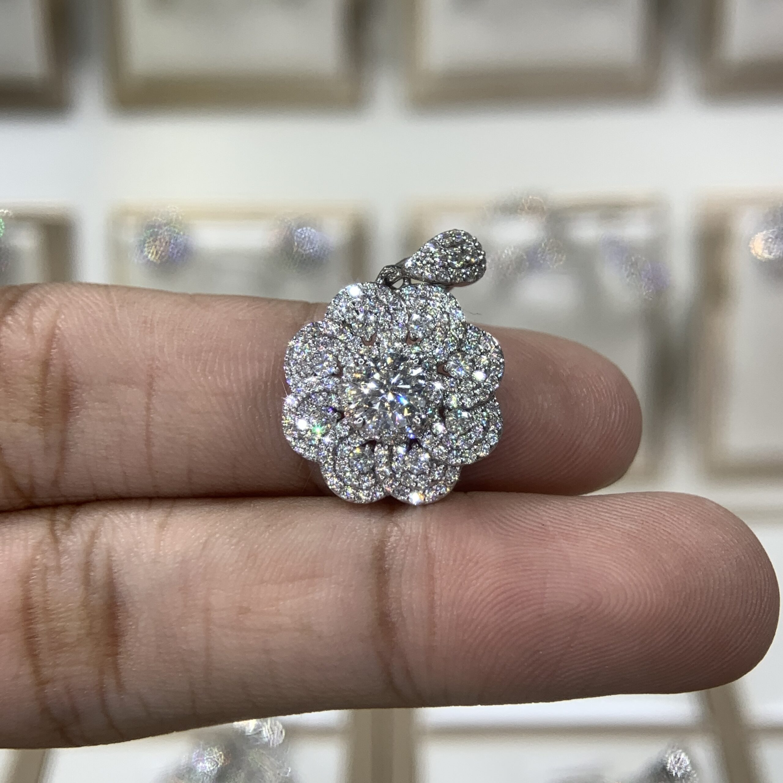 Mặt dây chuyền kim cương Moissanite GRA hoa mai nhỏ (M69874) - Ảnh 2