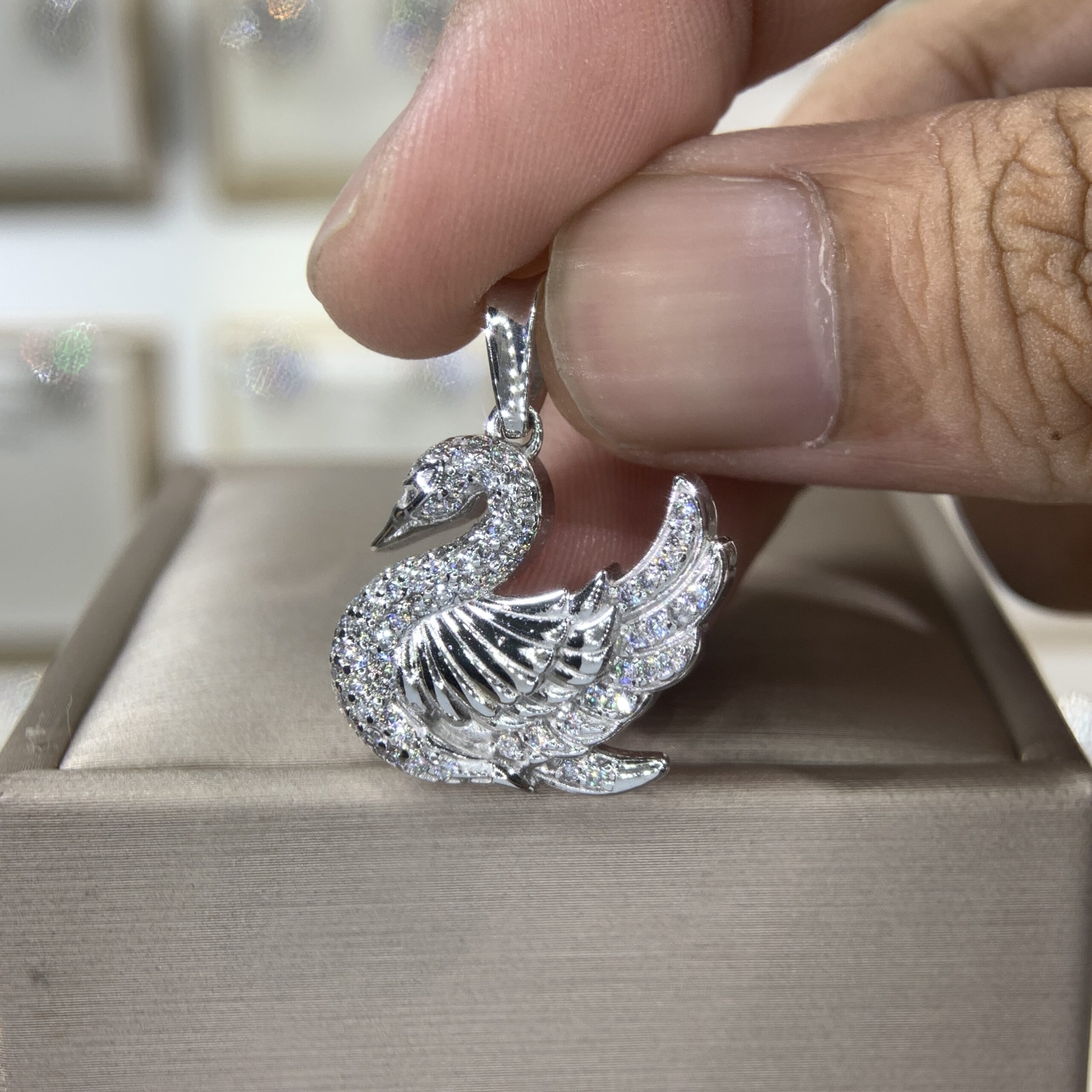 Mặt dây chuyền kim cương Moissanite GRA thiên nga (M69334)