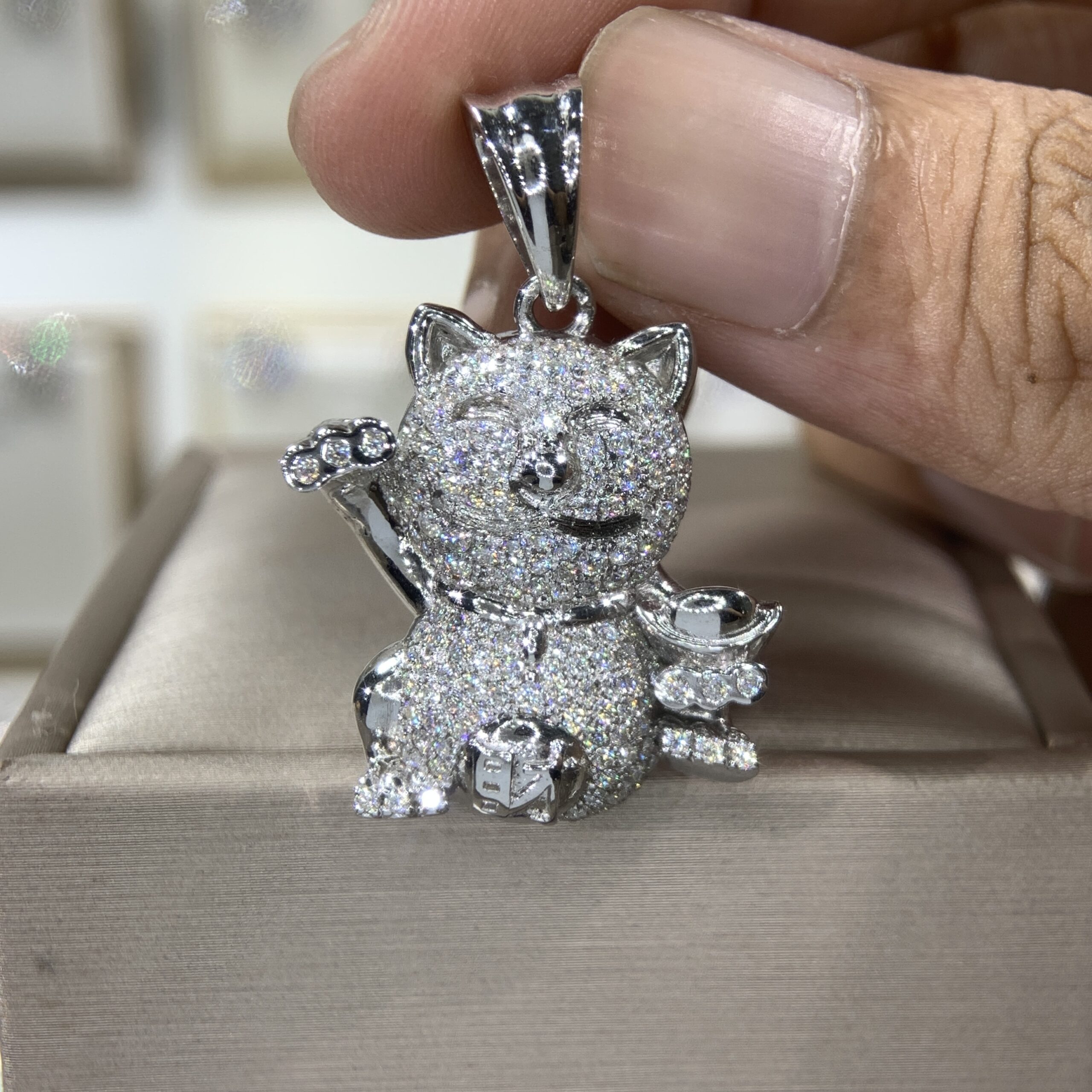 Mặt dây chuyền kim cương Moissanite GRA mèo thần tài (M912817)