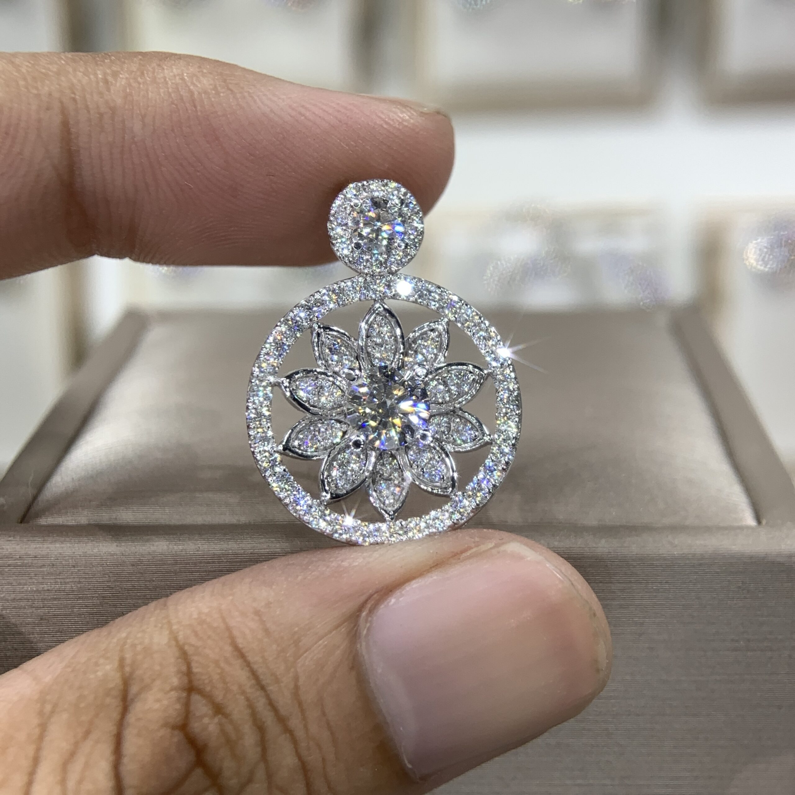 Mặt dây chuyền kim cương Moissanite GRA hoa sen (M79604) - Ảnh 3