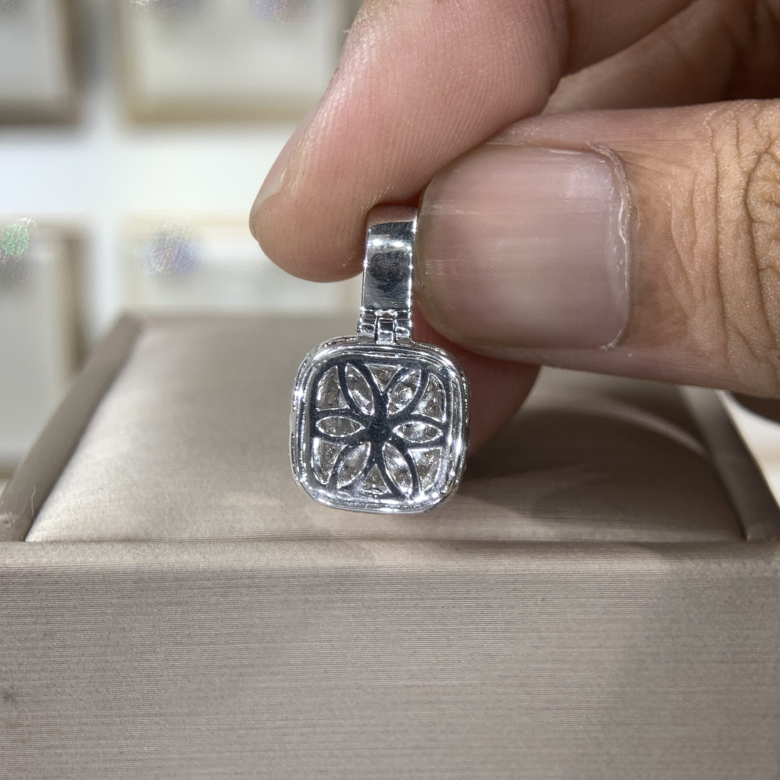 Mặt dây chuyền kim cương Moissanite GRA halo vuông (M610937) - Ảnh 4