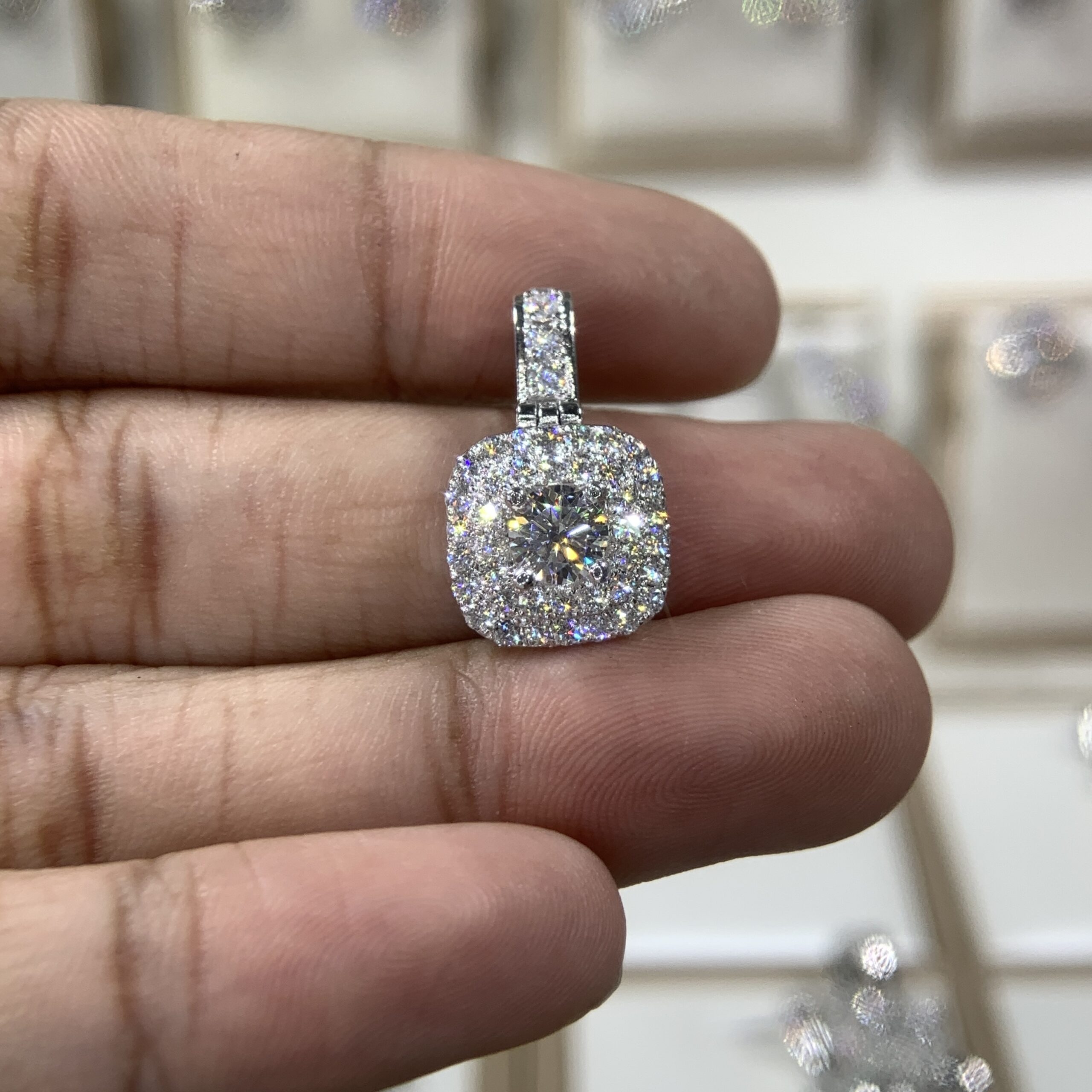 Mặt dây chuyền kim cương Moissanite GRA halo vuông (M610937) - Ảnh 2