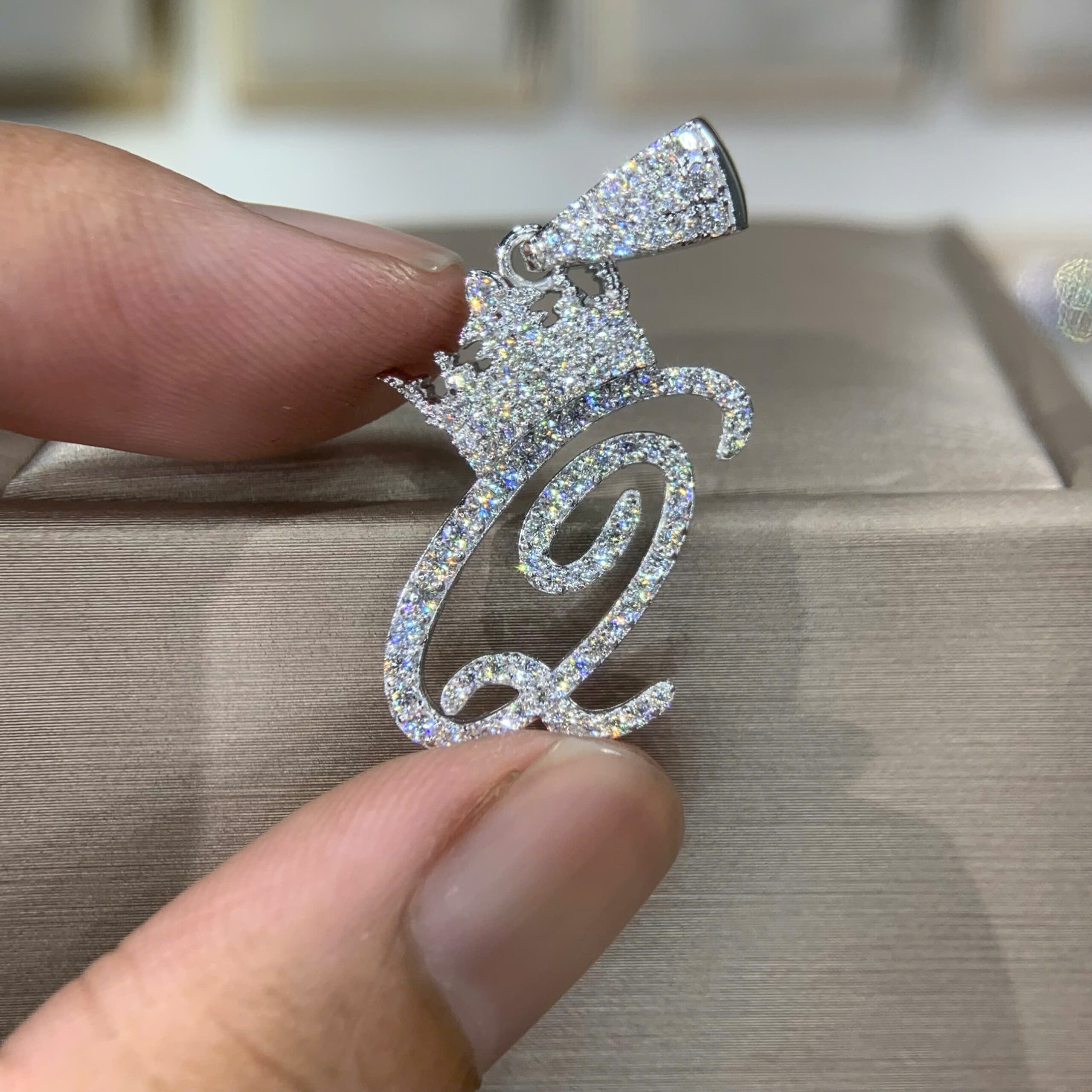Mặt dây chuyền kim cương Moissanite GRA chữ Q (M49931) - Ảnh 4