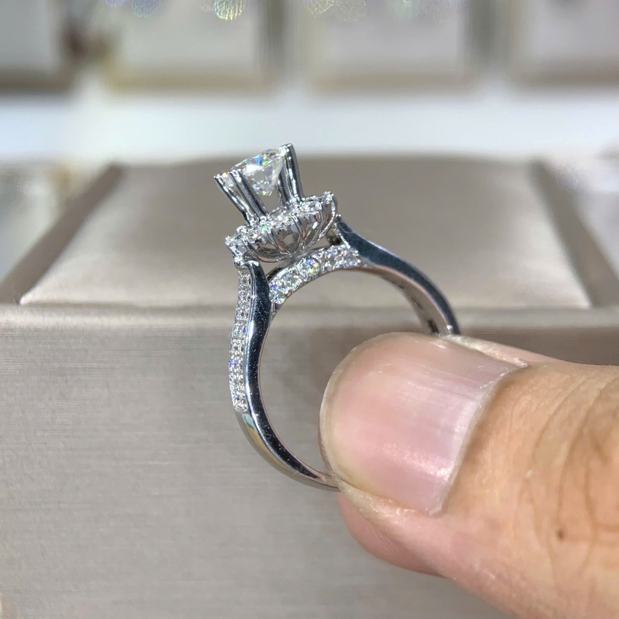 Nhẫn kim cương Moissanite GRA (N69941) - Ảnh 4