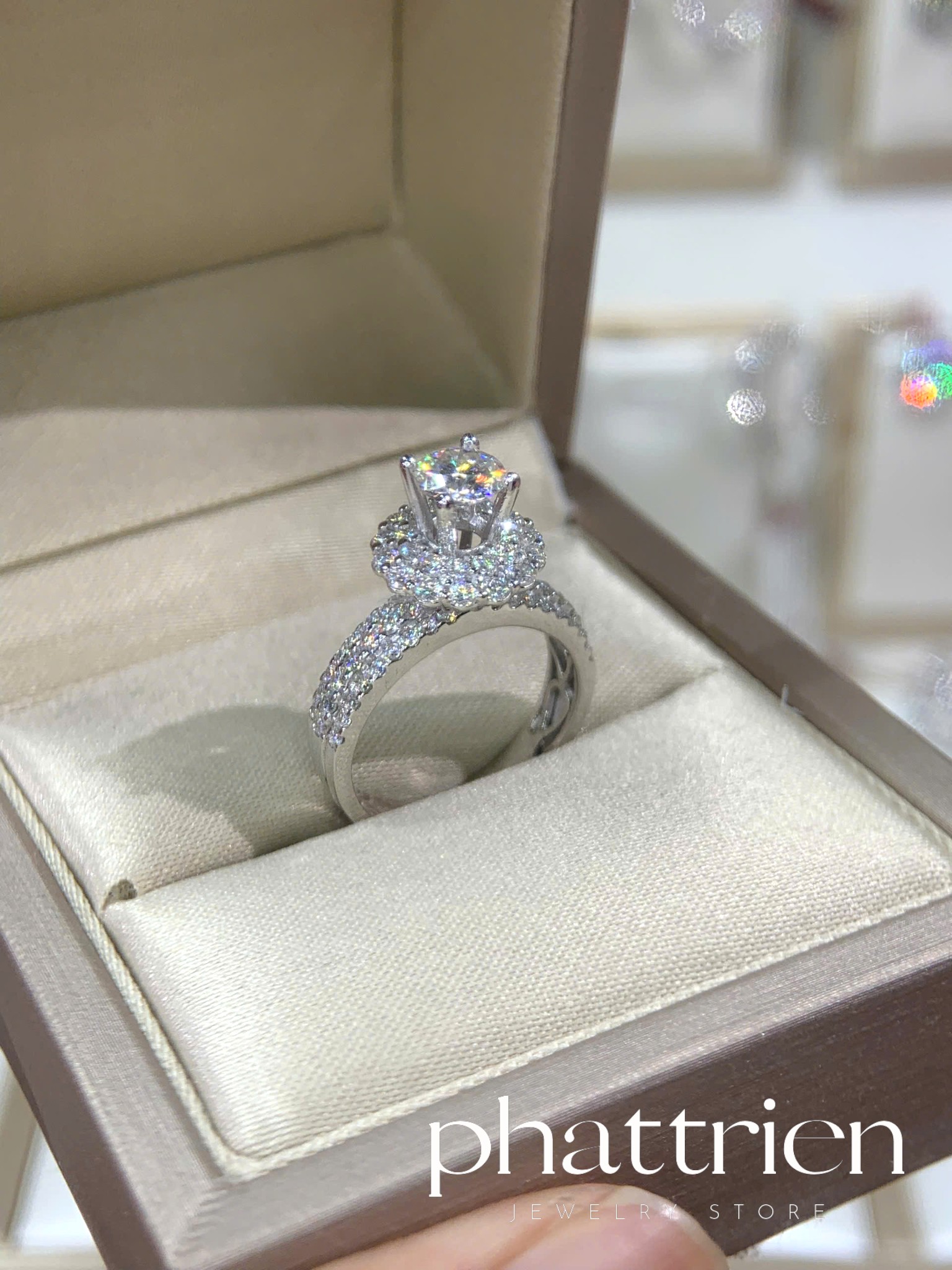 Nhẫn kim cương Moissanite GRA (N610617)