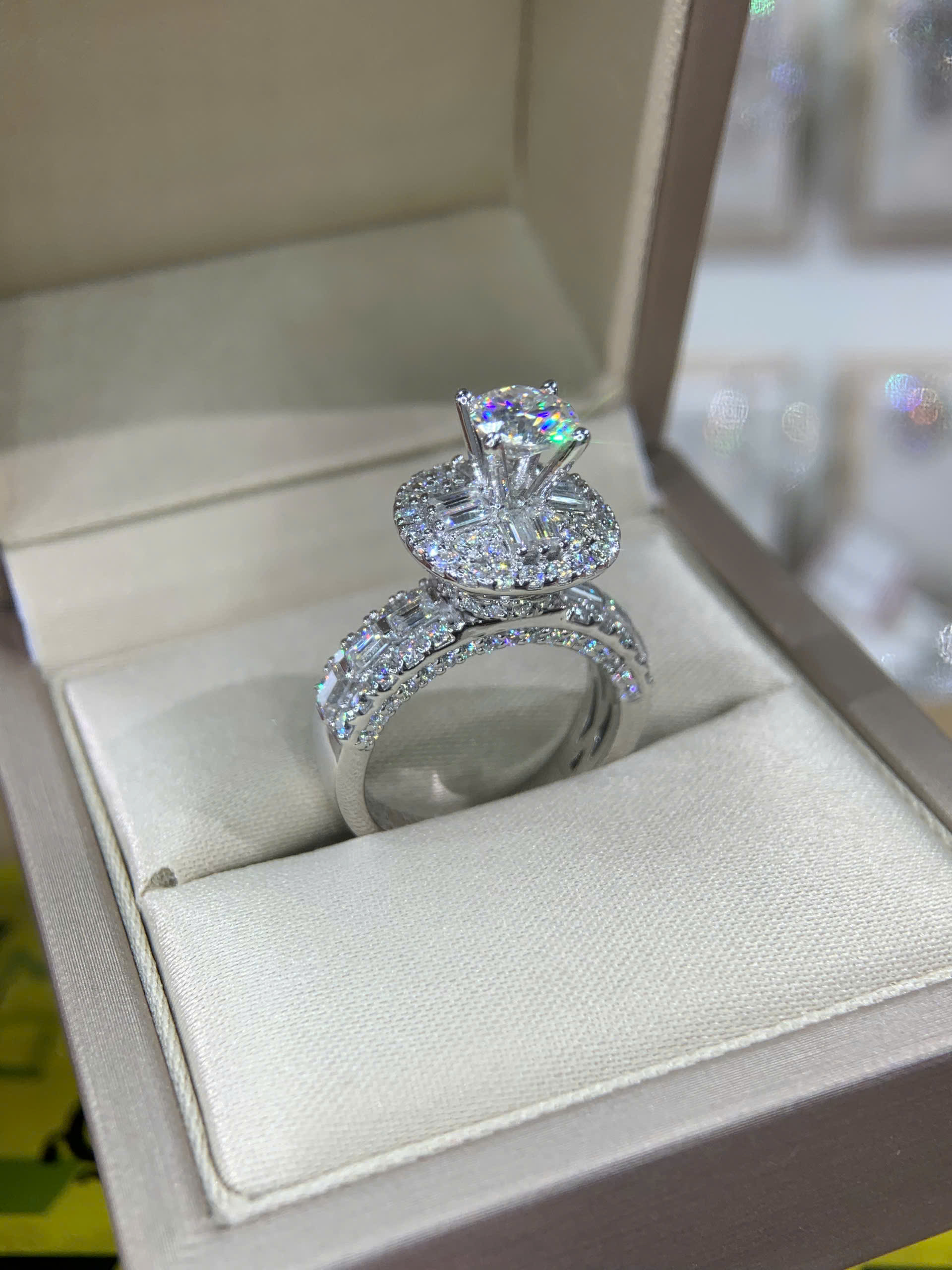 Nhẫn kim cương Moissanite GRA (N317694)