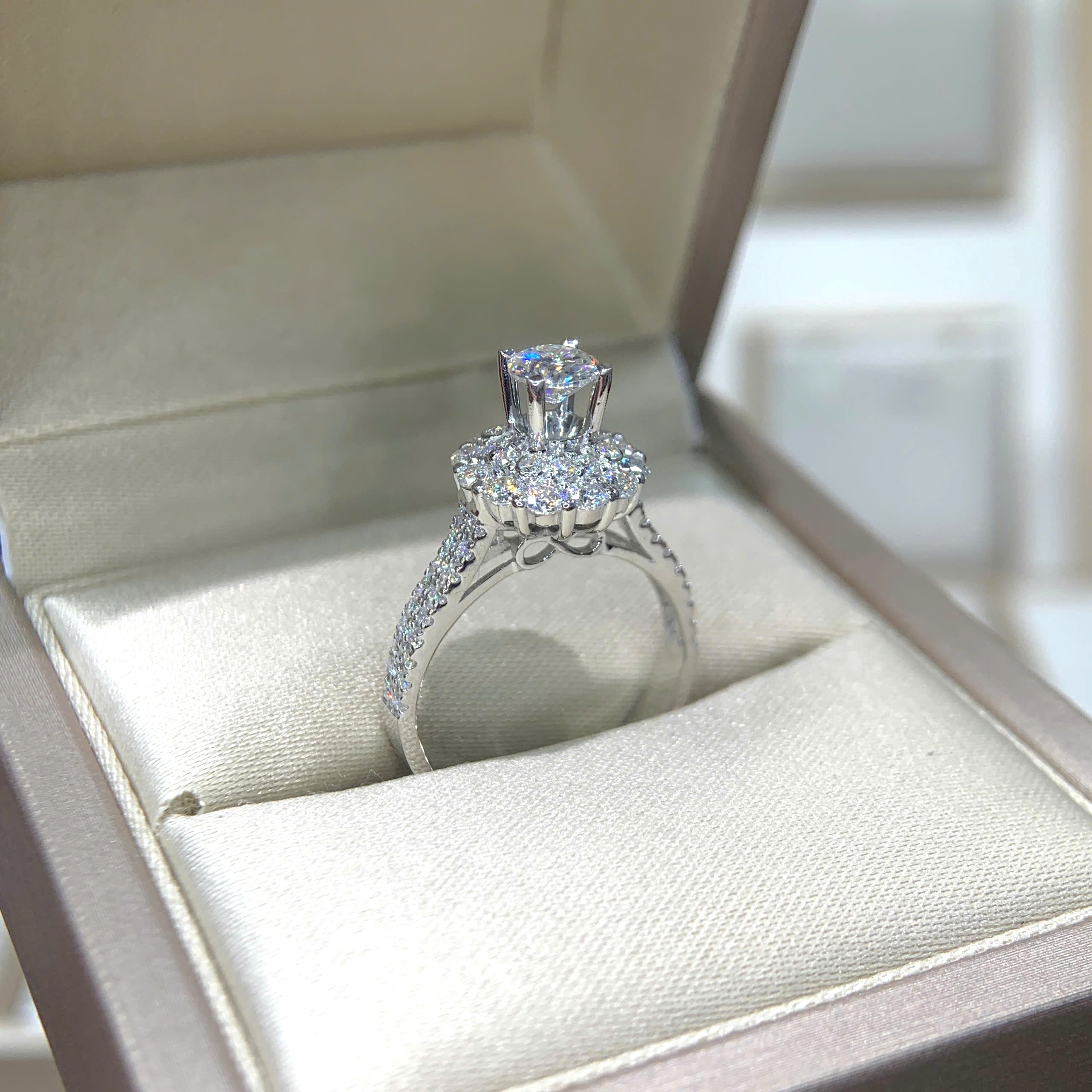 Nhẫn kim cương Moissanite GRA (N512951)