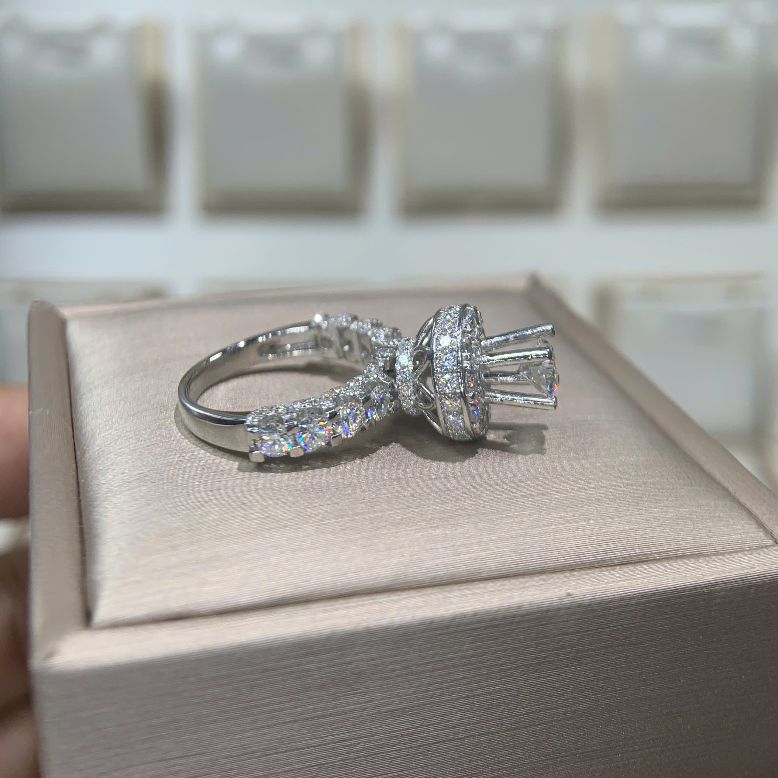 Nhẫn kim cương Moissanite GRA (N317532) - Ảnh 4