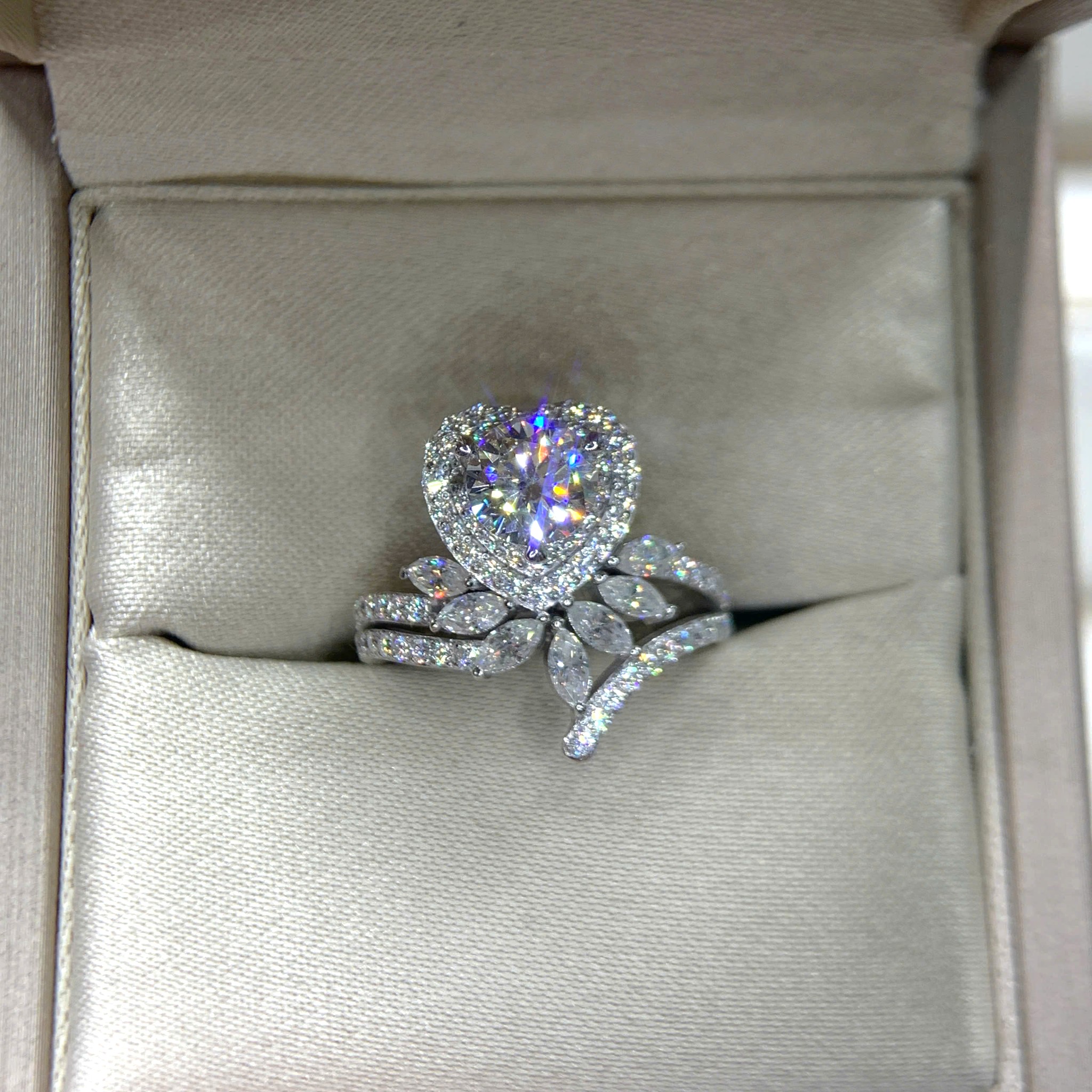 Nhẫn kim cương Moissanite GRA (N316374) - Ảnh 4