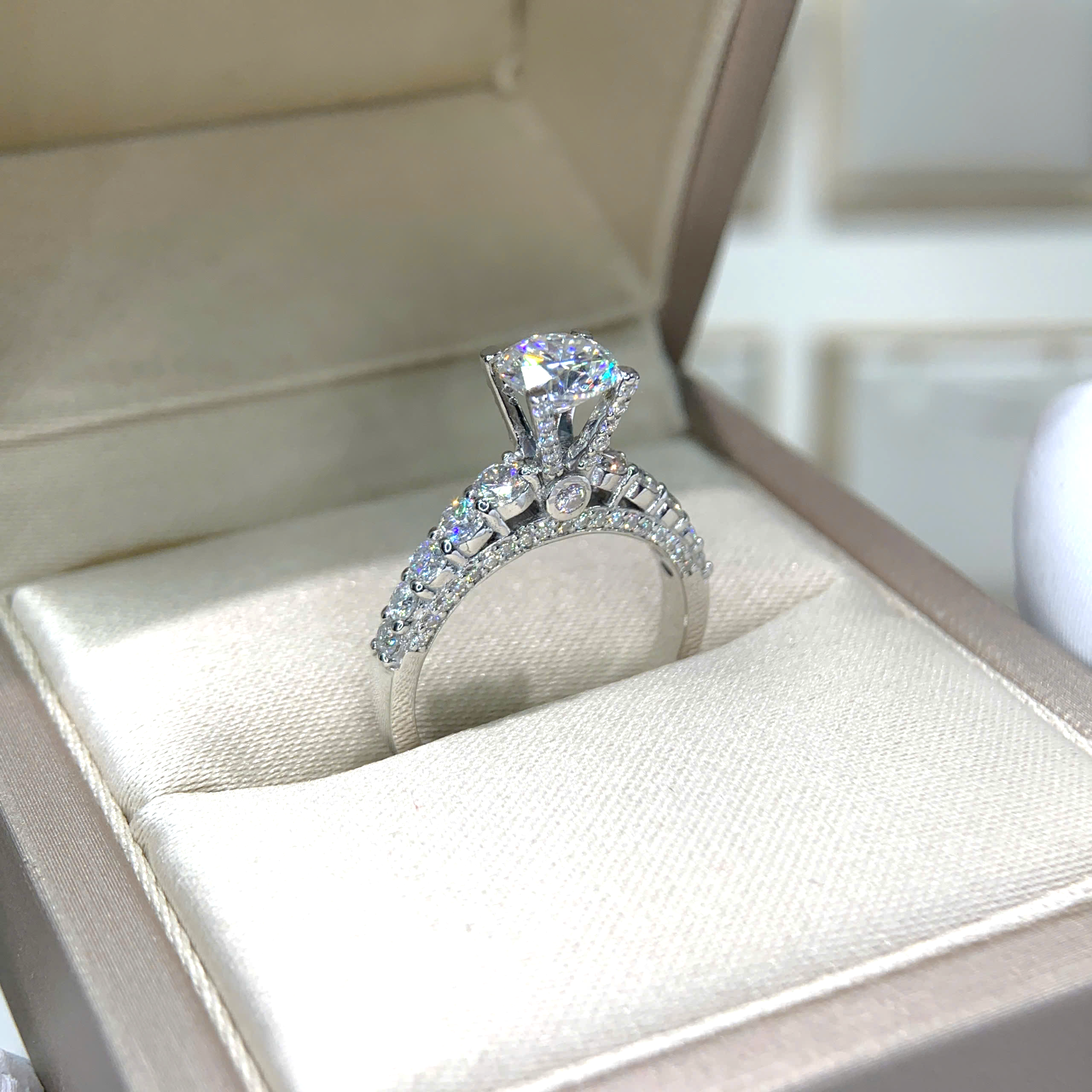 Nhẫn kim cương Moissanite GRA (N513079)