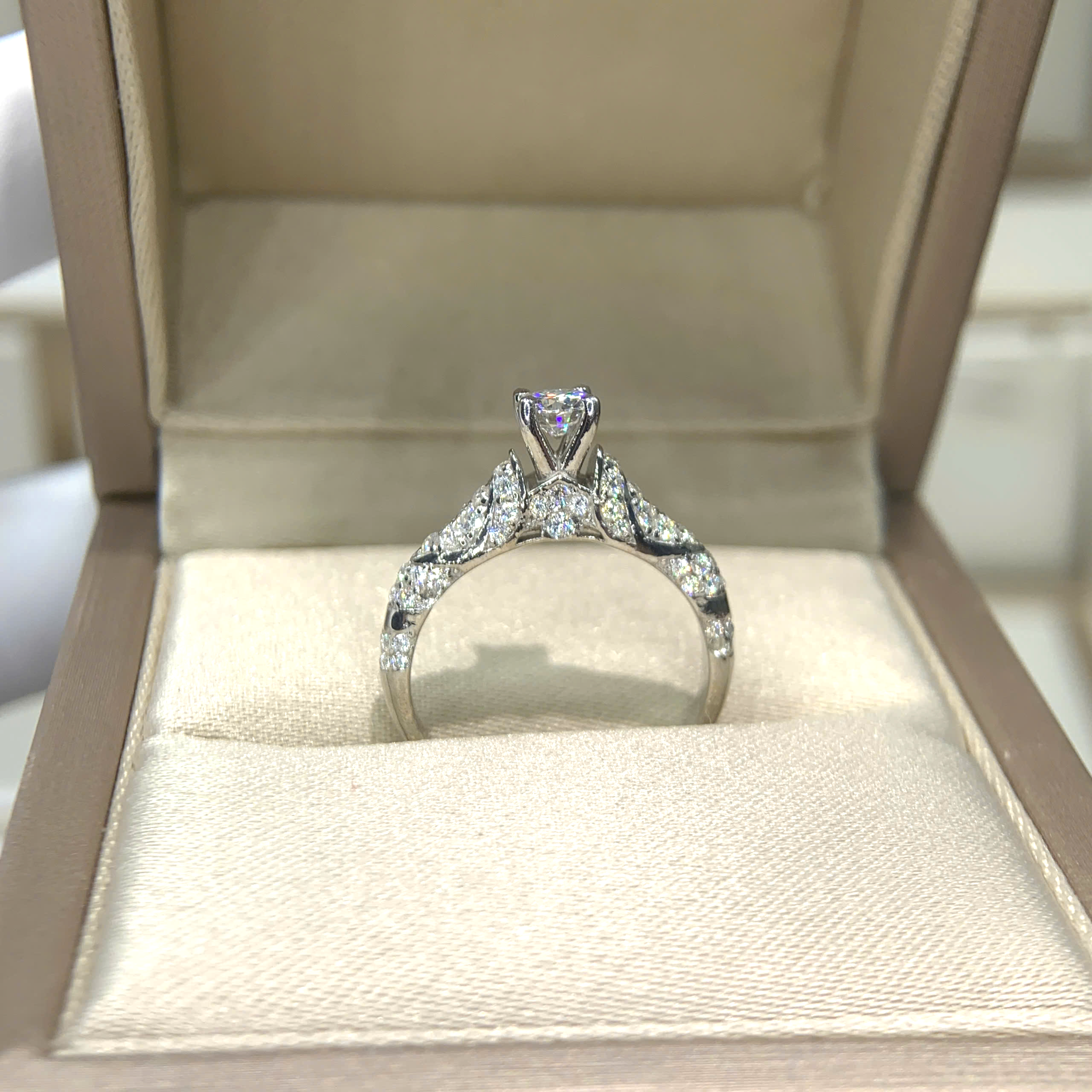 Nhẫn kim cương Moissanite GRA (N211954)