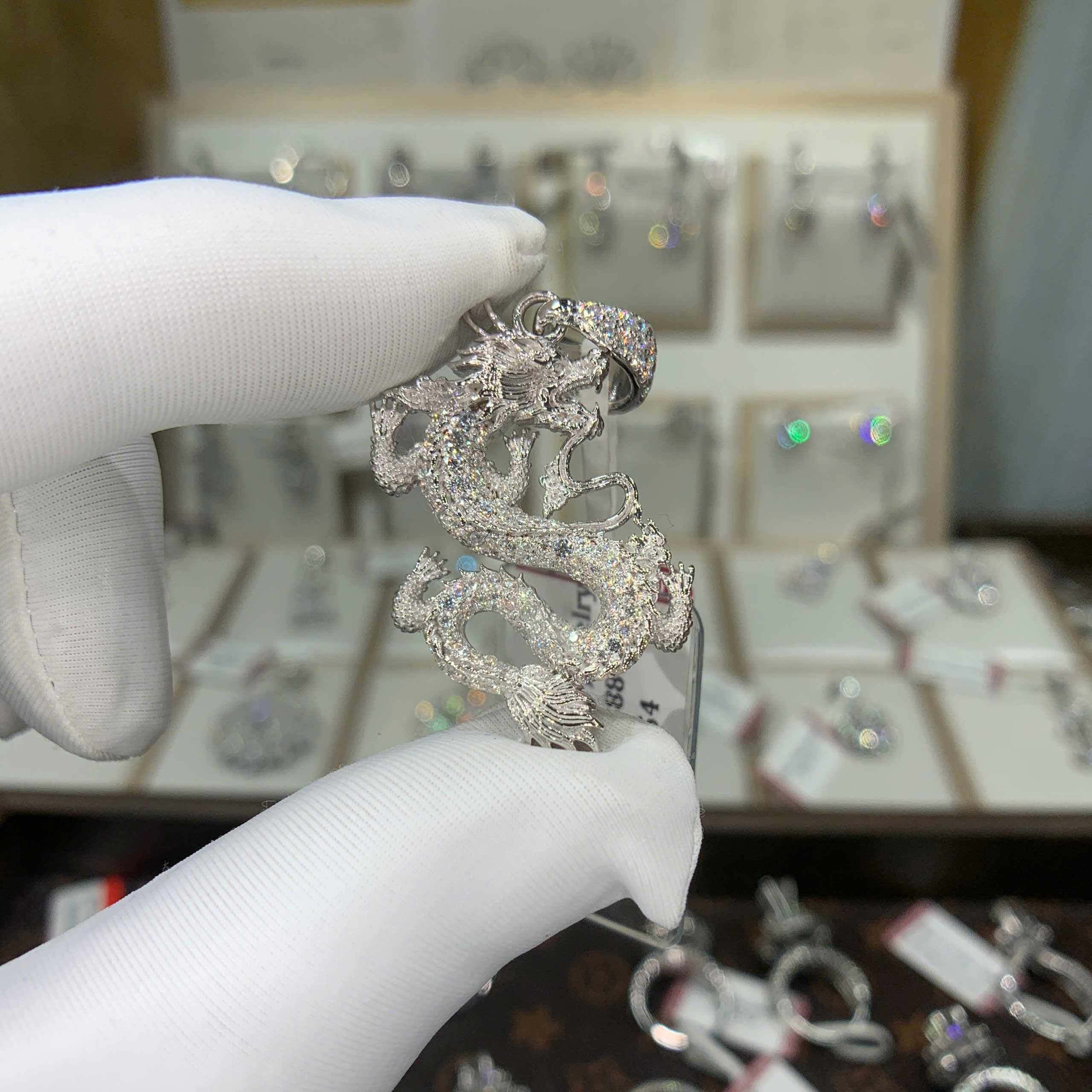 Mặt dây chuyền kim cương Moissanite GRA (M315887)