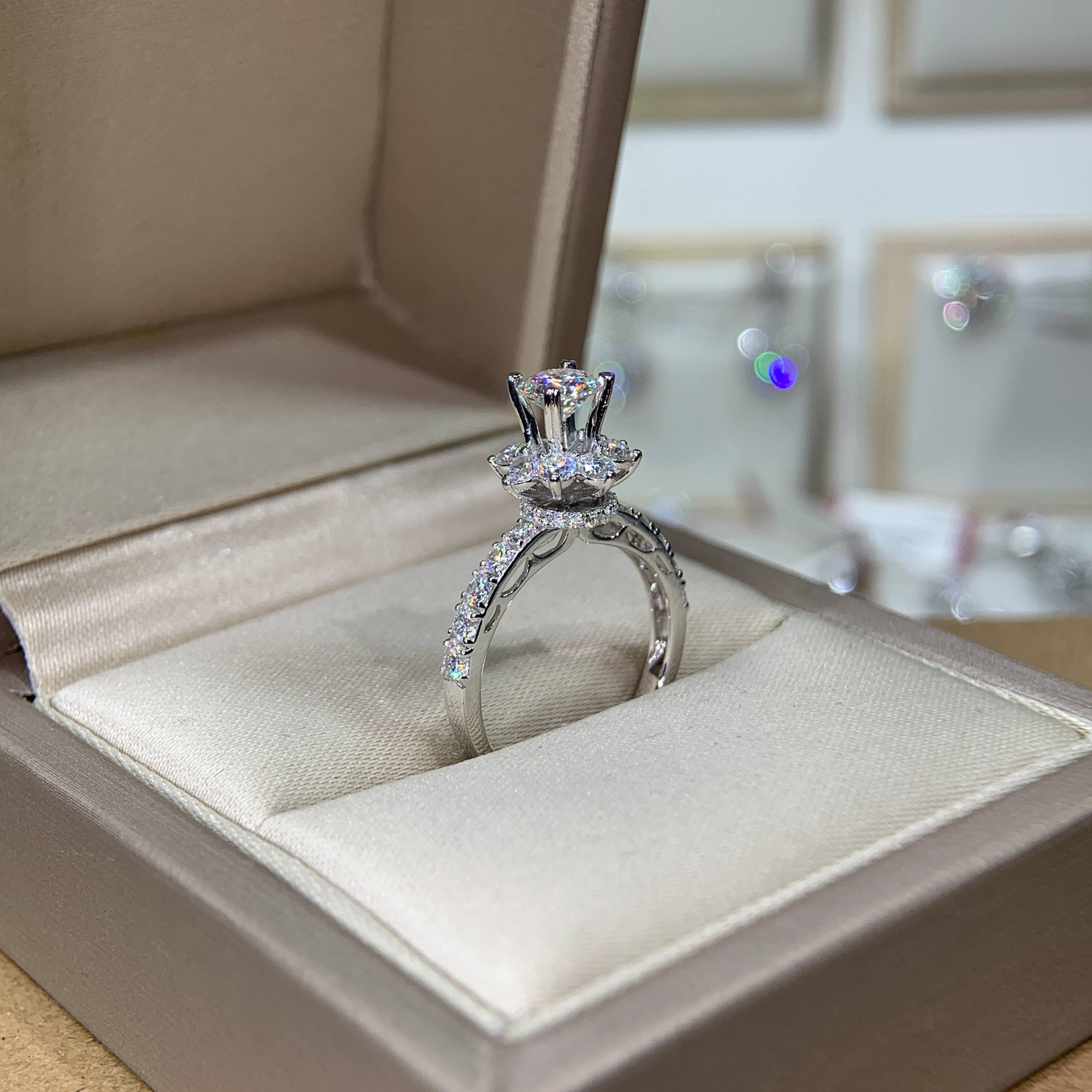 Nhẫn kim cương Moissanite GRA (N512137)