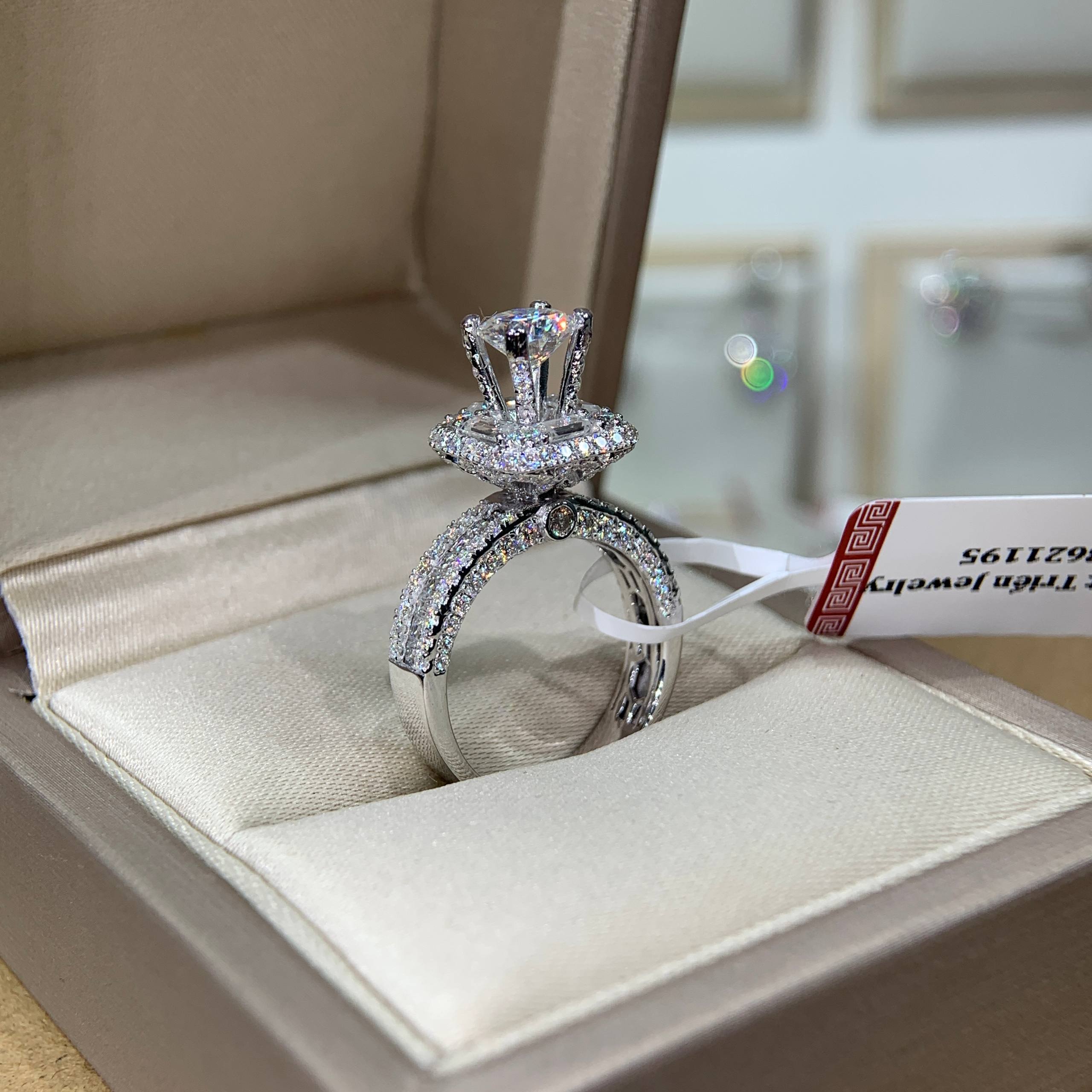 Nhẫn kim cương Moissanite GRA (N621195)