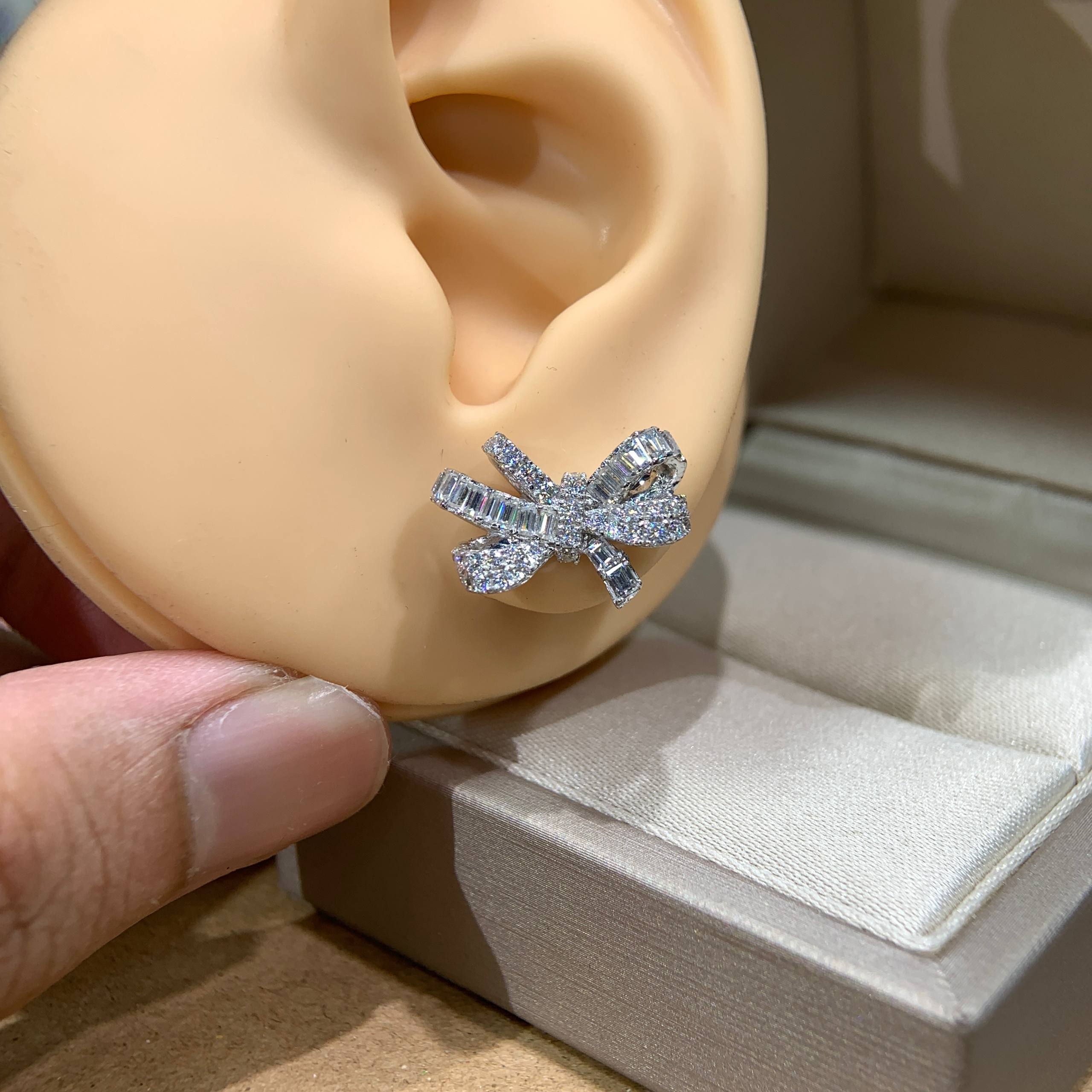 Bông tai kim cương Moissanite GRA (A863)