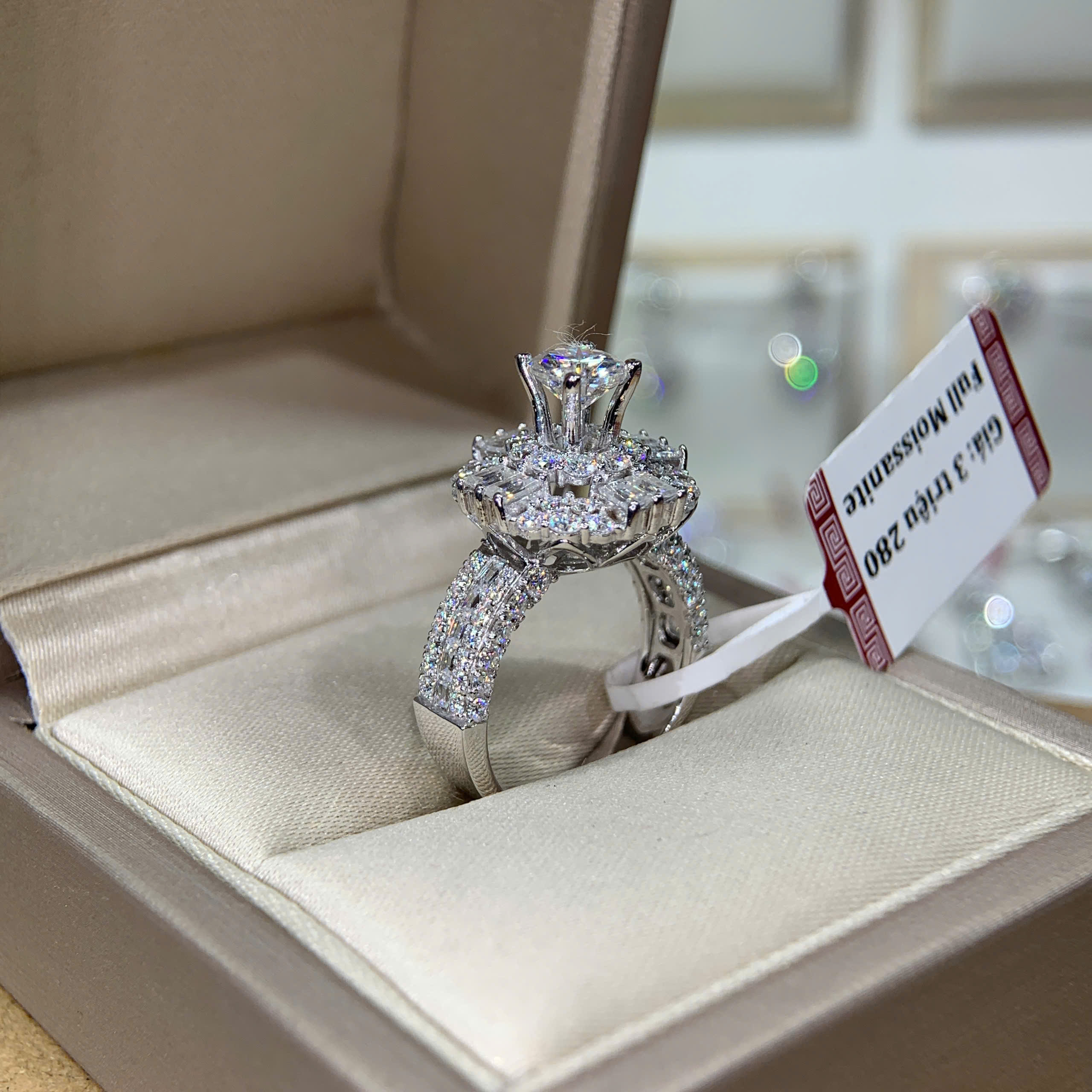 Nhẫn kim cương Moissanite GRA (N622018)