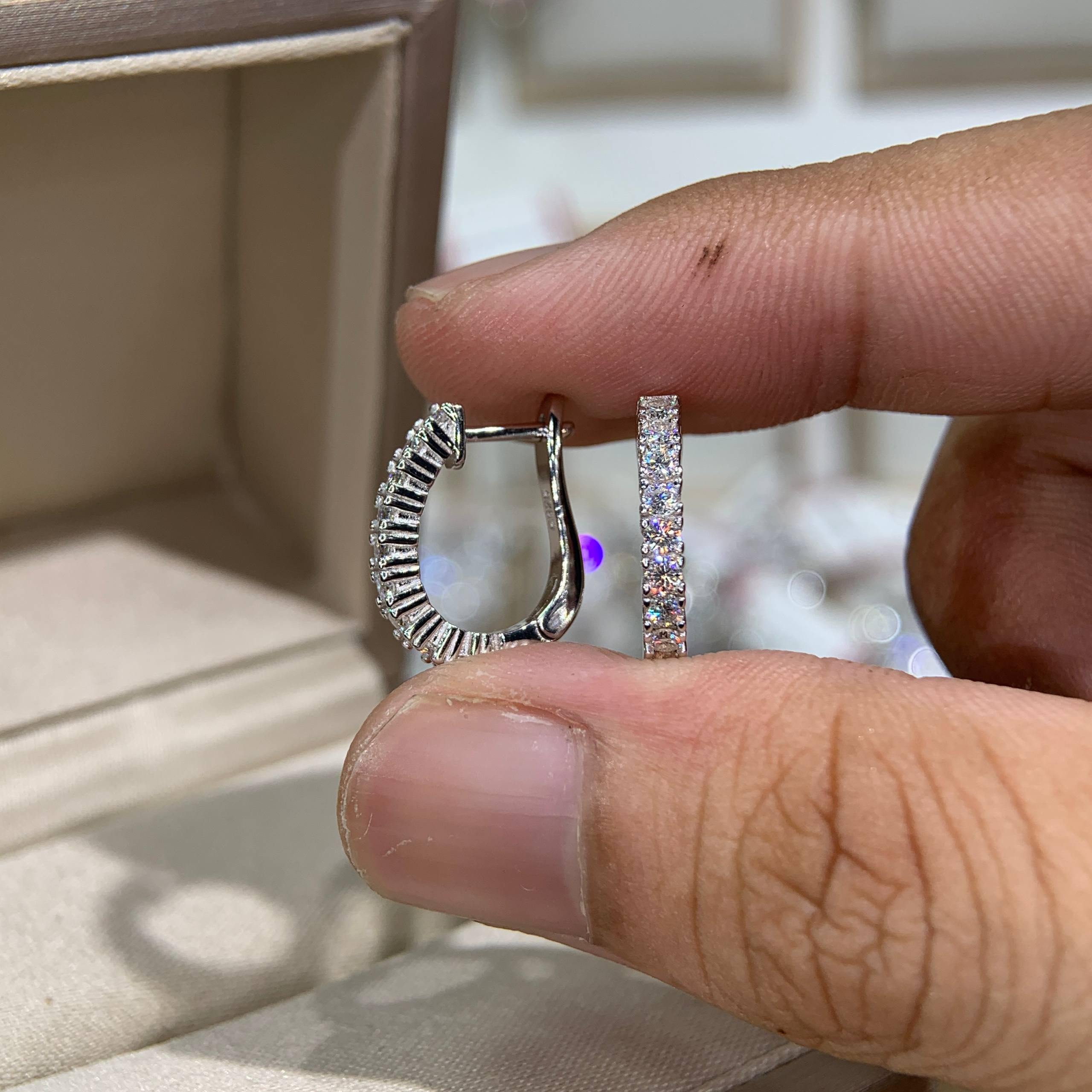 Bông tai kim cương Moissanite GRA (K86)