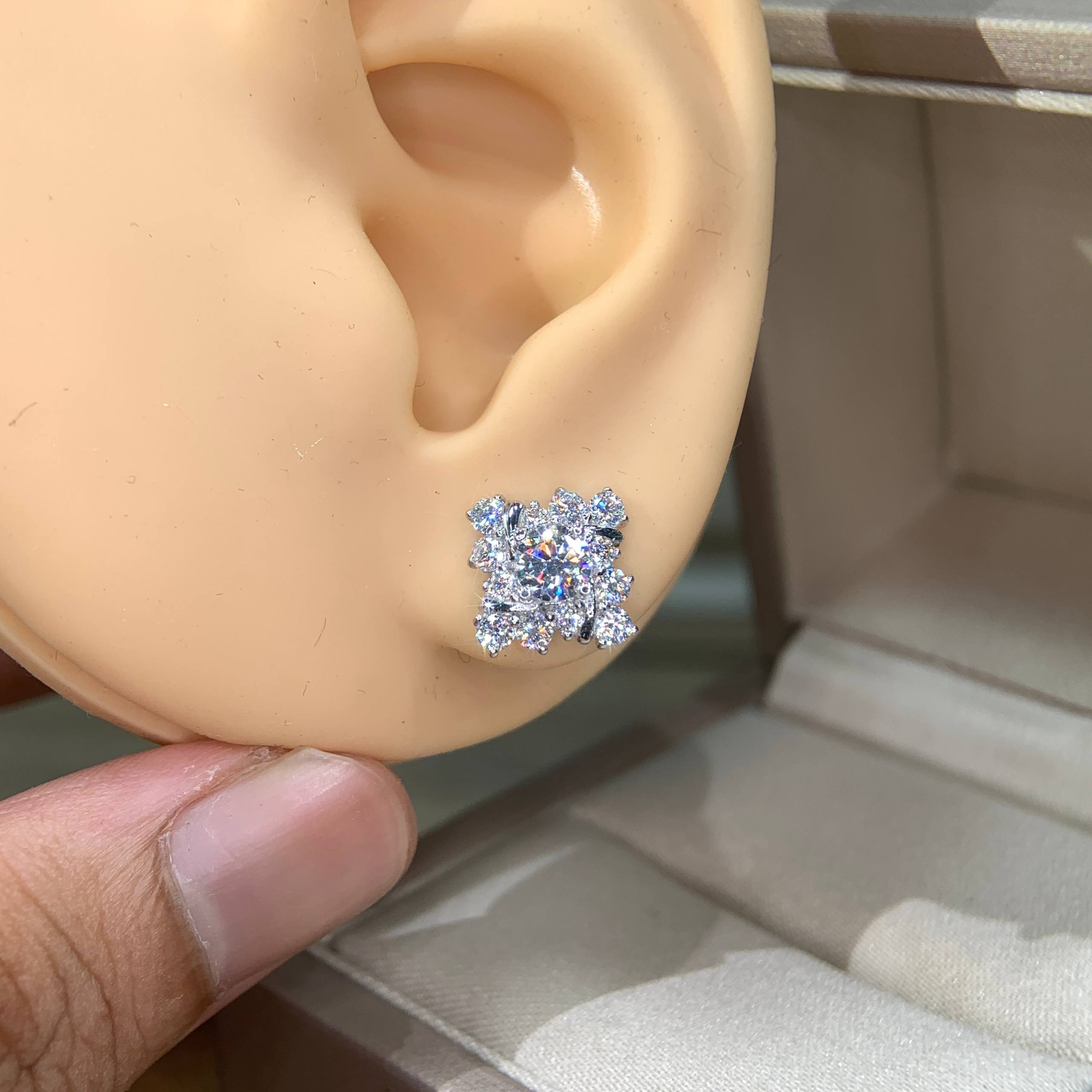 Bông tai kim cương Moissanite GRA (A052)