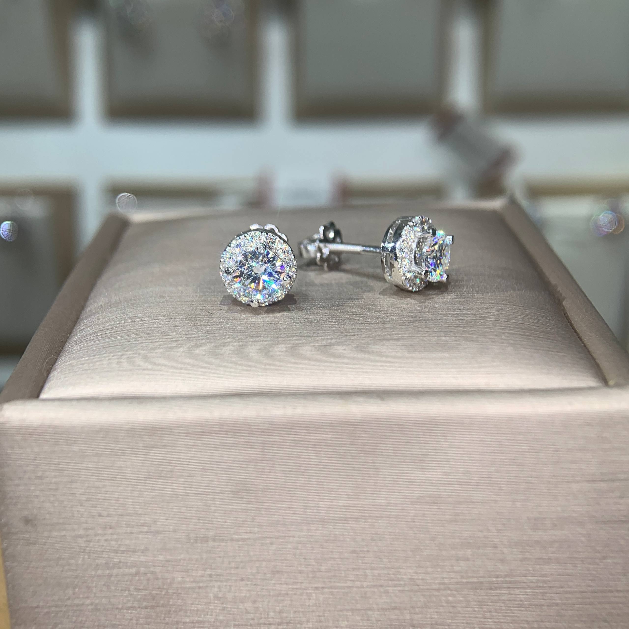 Bông tai kim cương Moissanite GRA (Z71)
