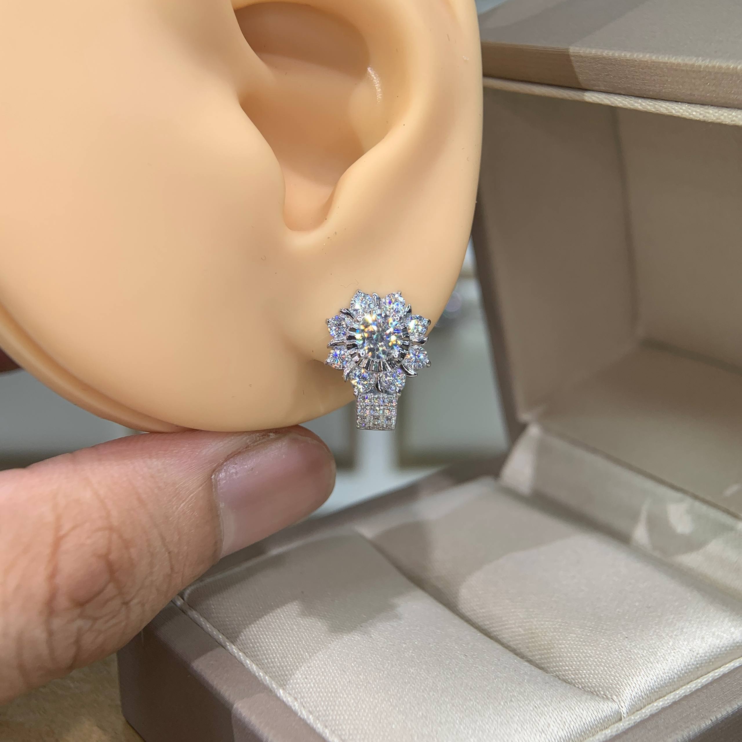 Bông tai kim cương Moissanite GRA (A244) - Ảnh 4