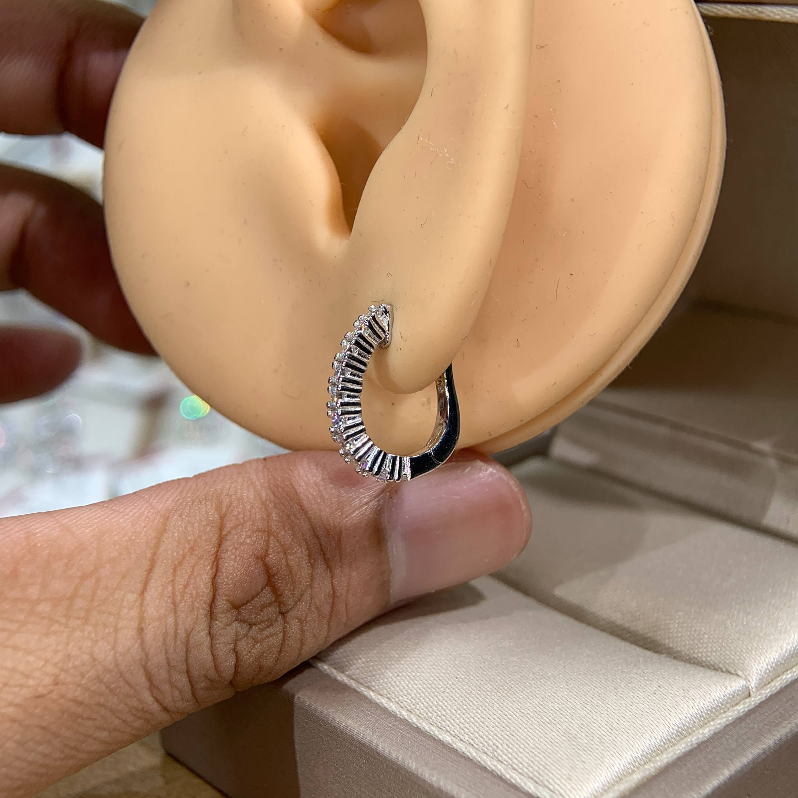 Bông tai kim cương Moissanite GRA (K86) - Ảnh 2