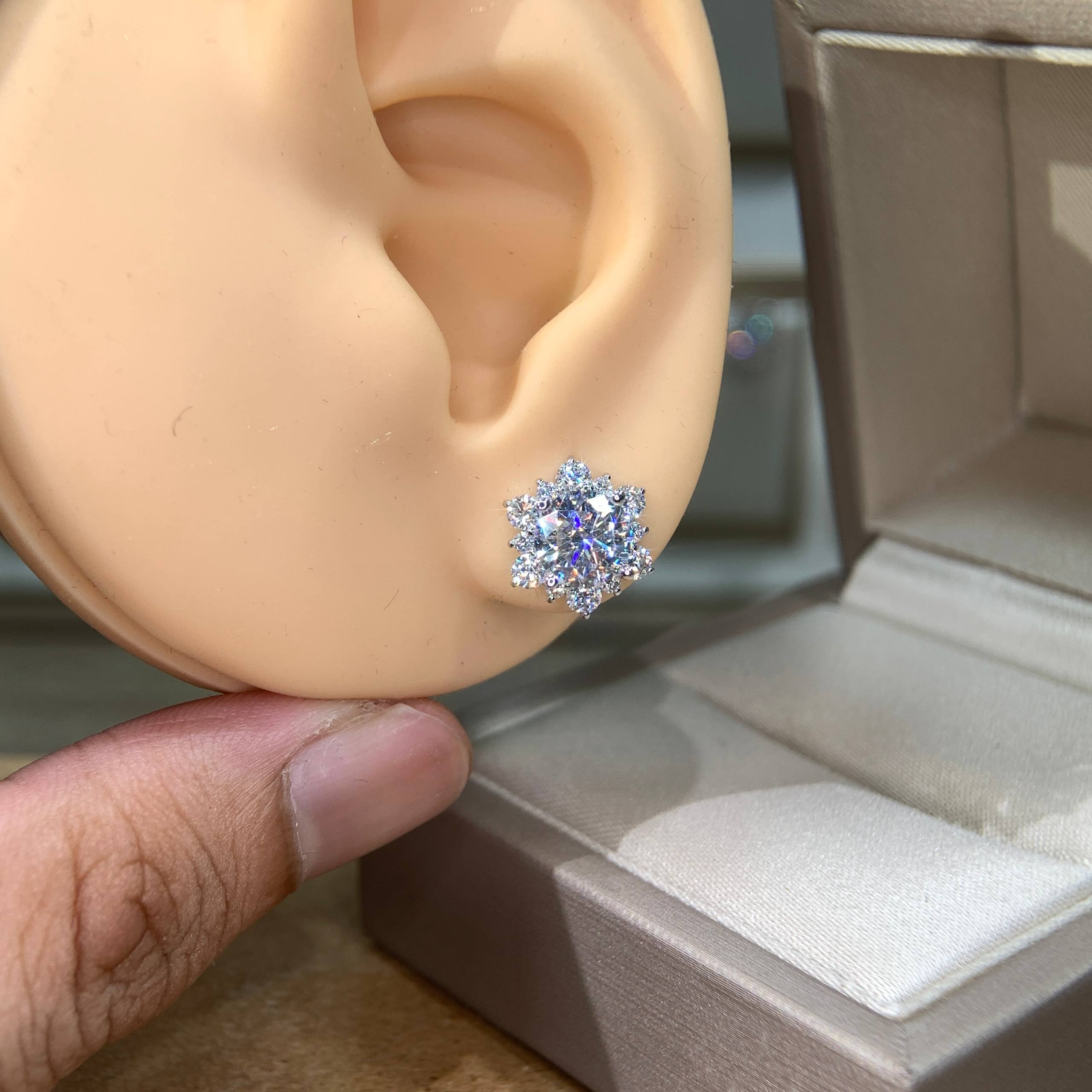 Bông tai kim cương Moissanite GRA (A130) - Ảnh 2