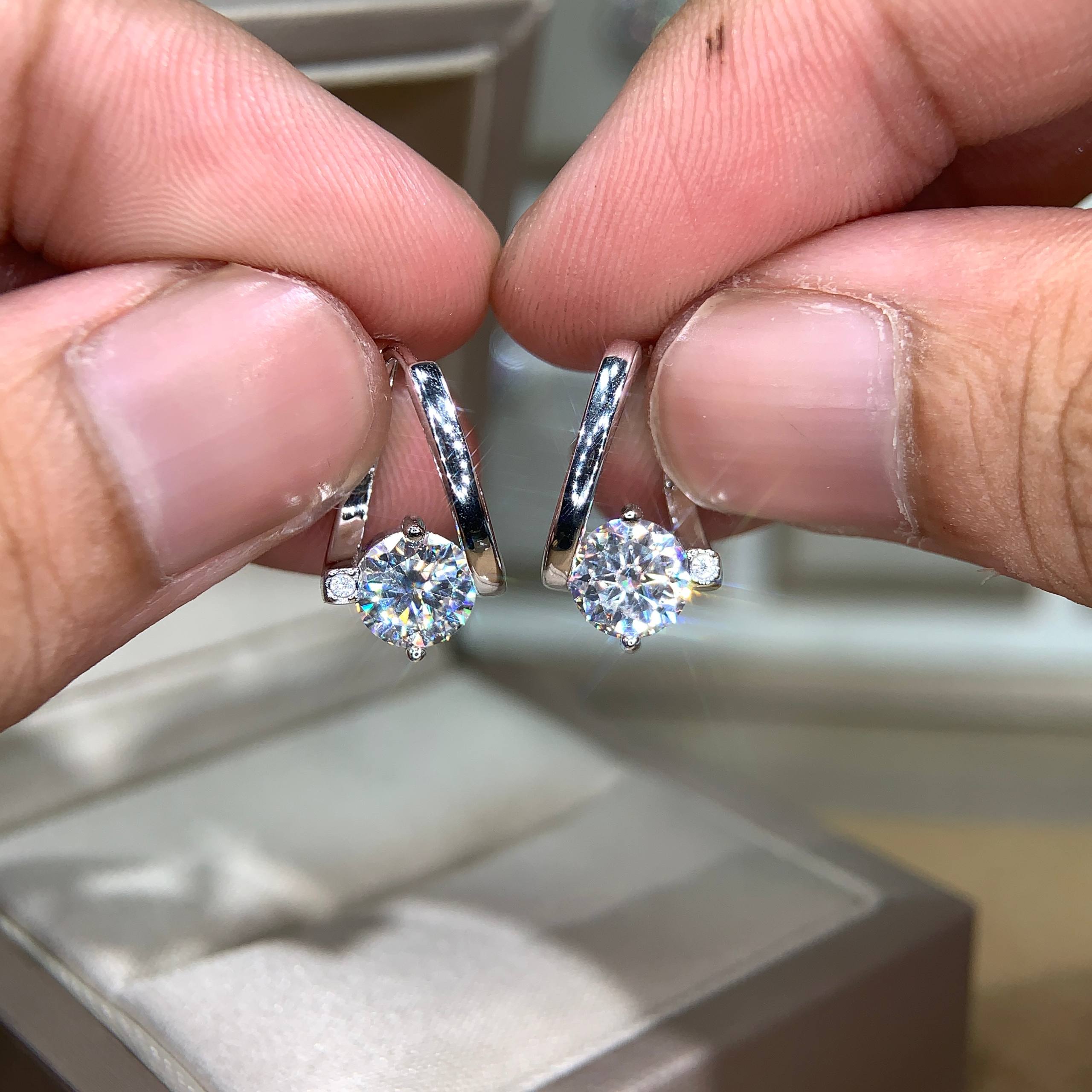 Bông tai kim cương Moissanite GRA (L60)