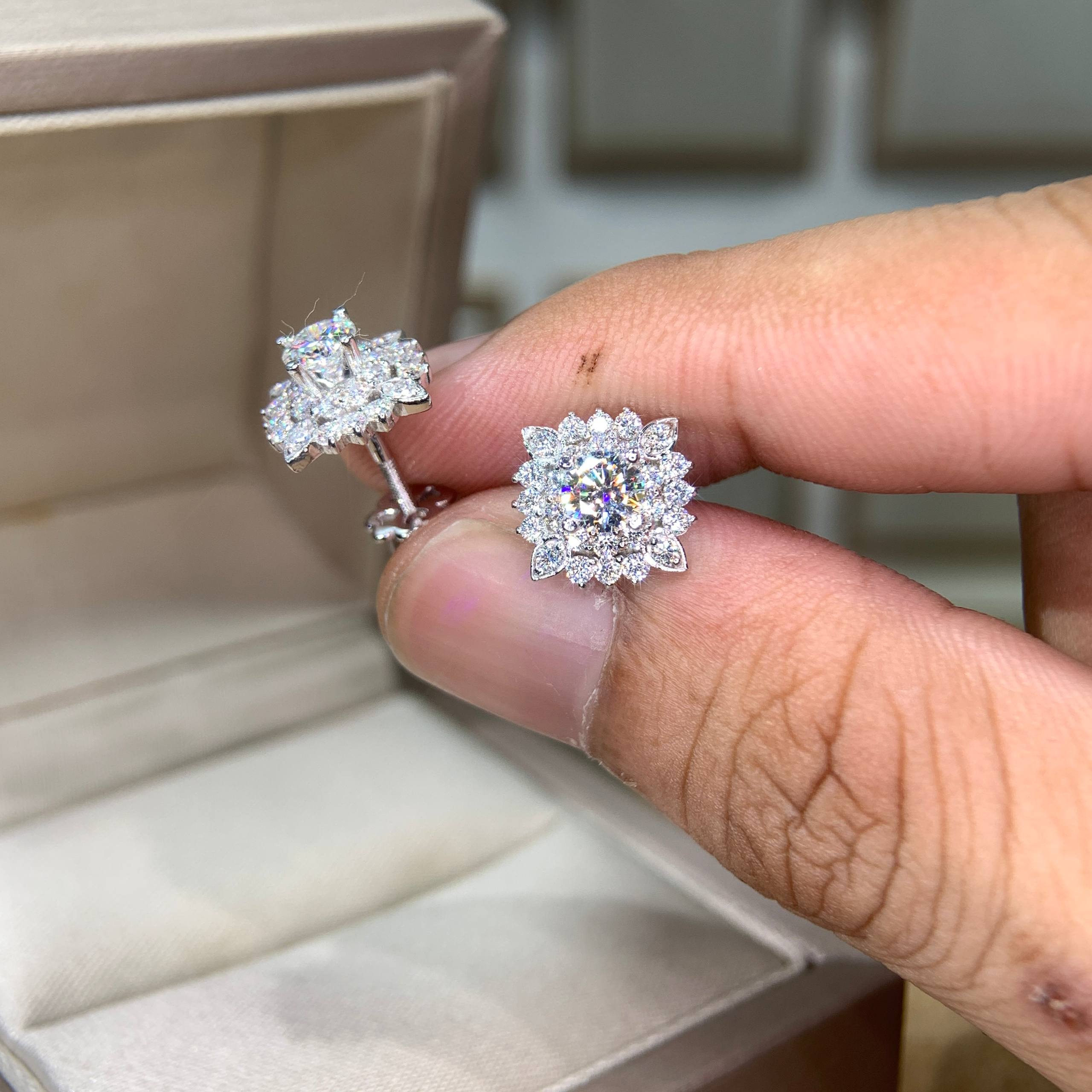 Bông tai kim cương Moissanite GRA (A110) - Ảnh 4