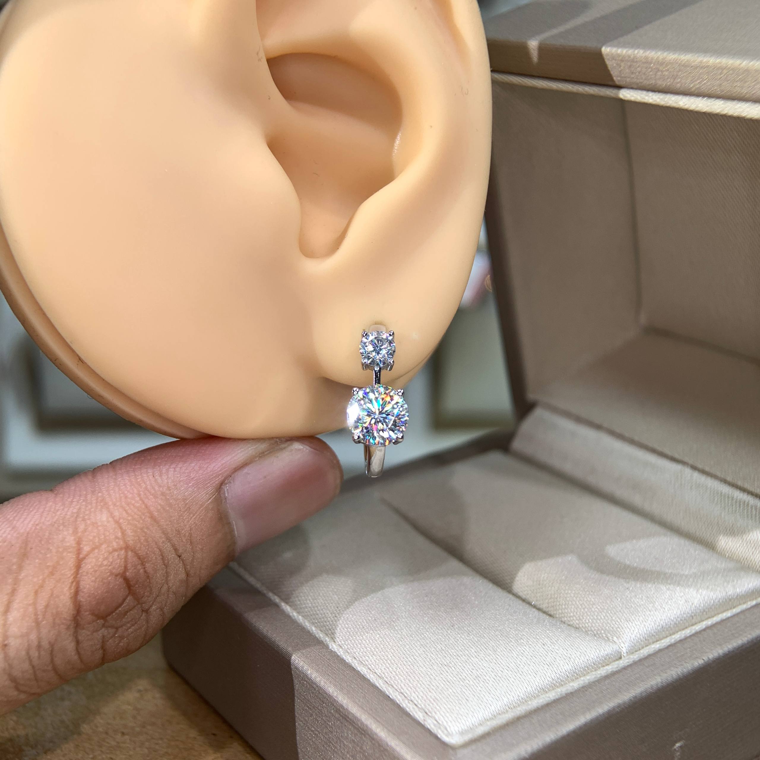 Bông tai kim cương Moissanite GRA (A020) - Ảnh 2