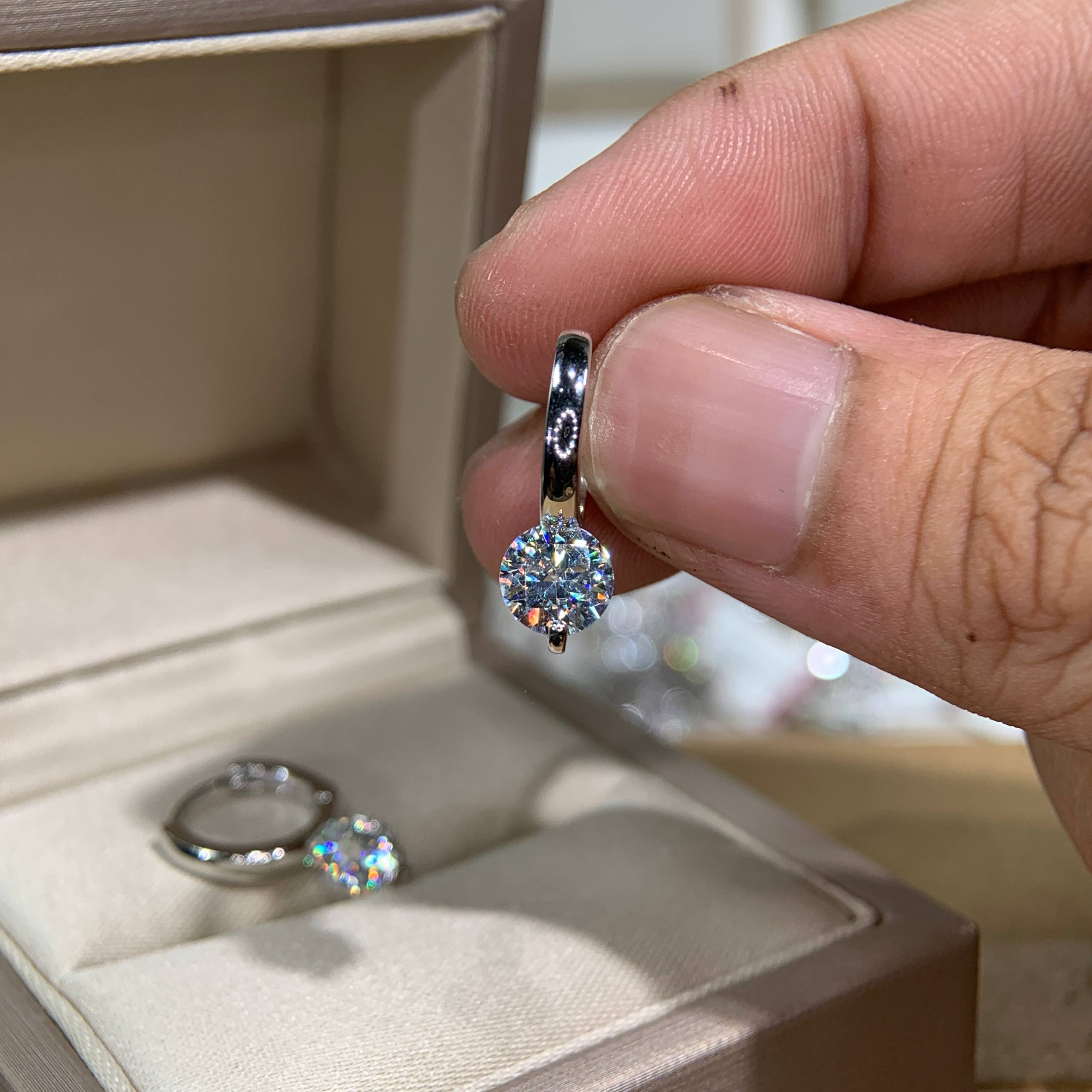 Bông tai kim cương Moissanite GRA (K73) - Ảnh 3