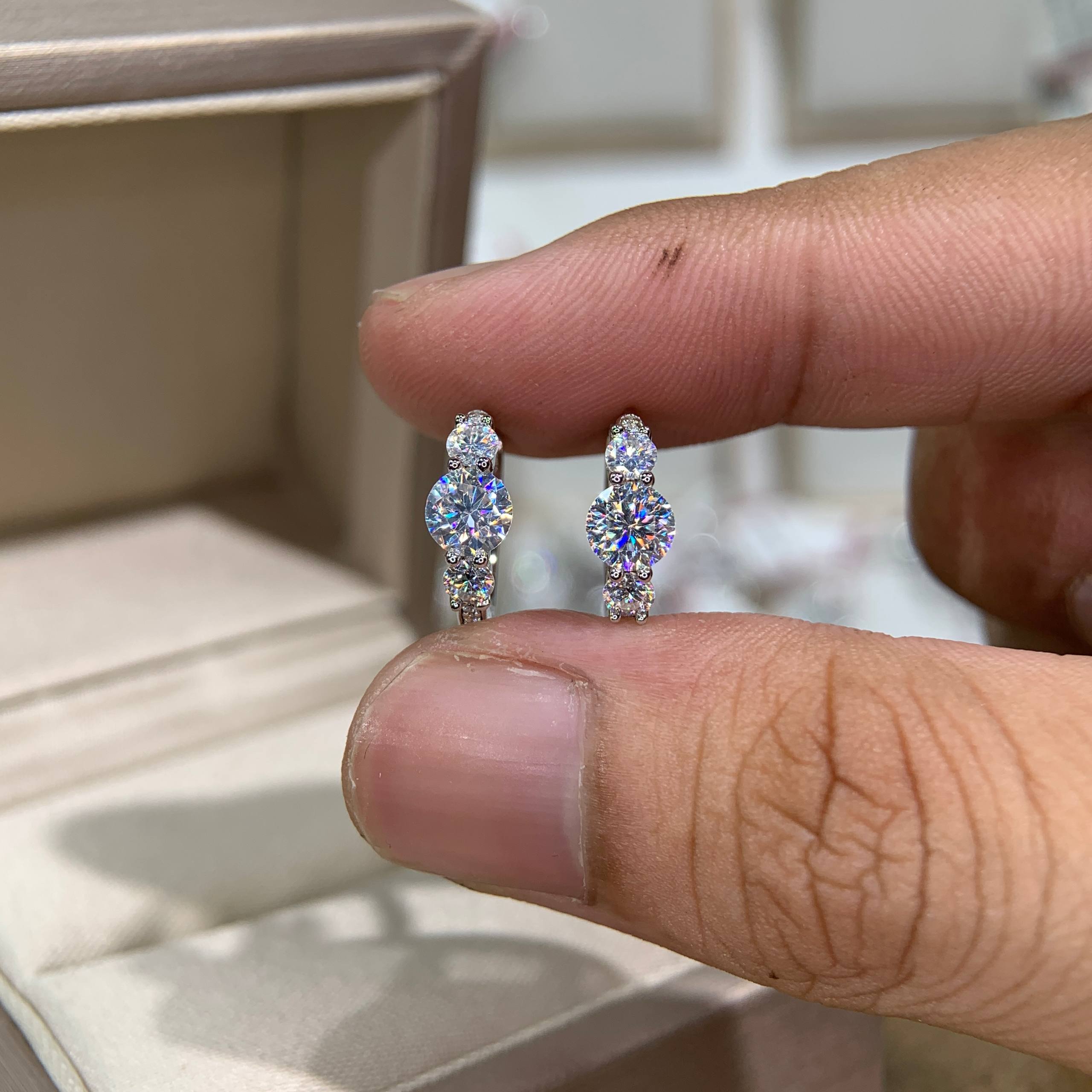 Bông tai kim cương Moissanite GRA (Y41)