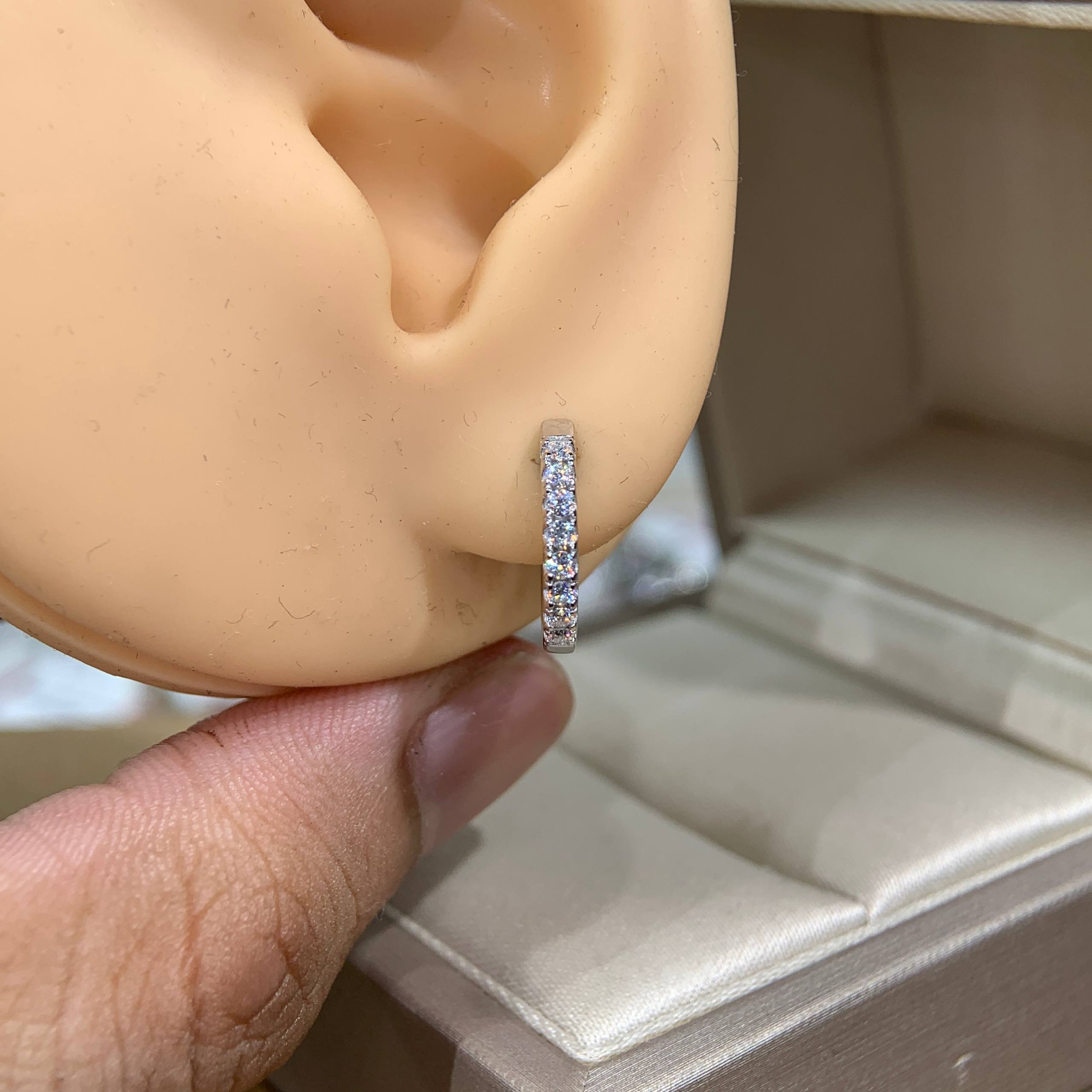 Bông tai kim cương Moissanite GRA (Z40)