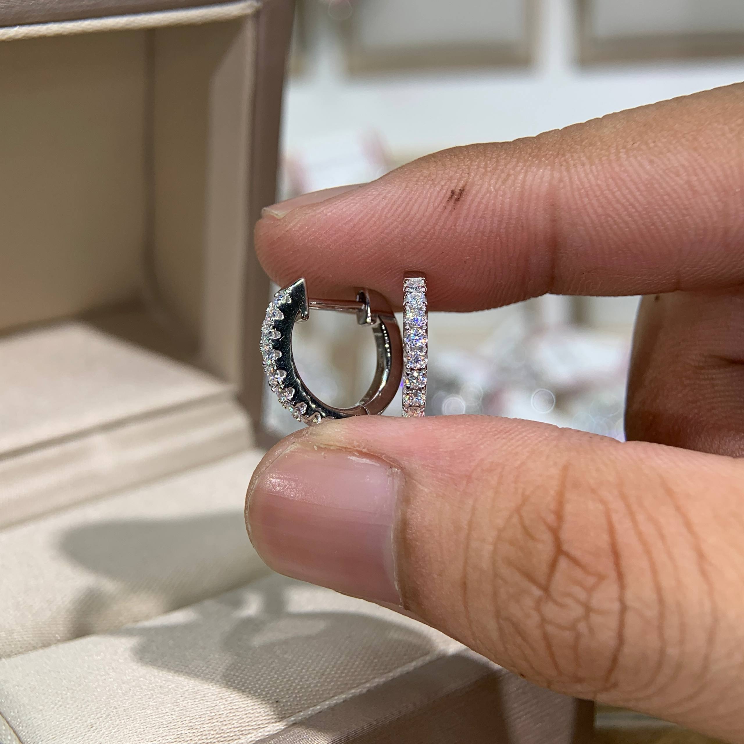 Bông tai kim cương Moissanite GRA (Z40) - Ảnh 4