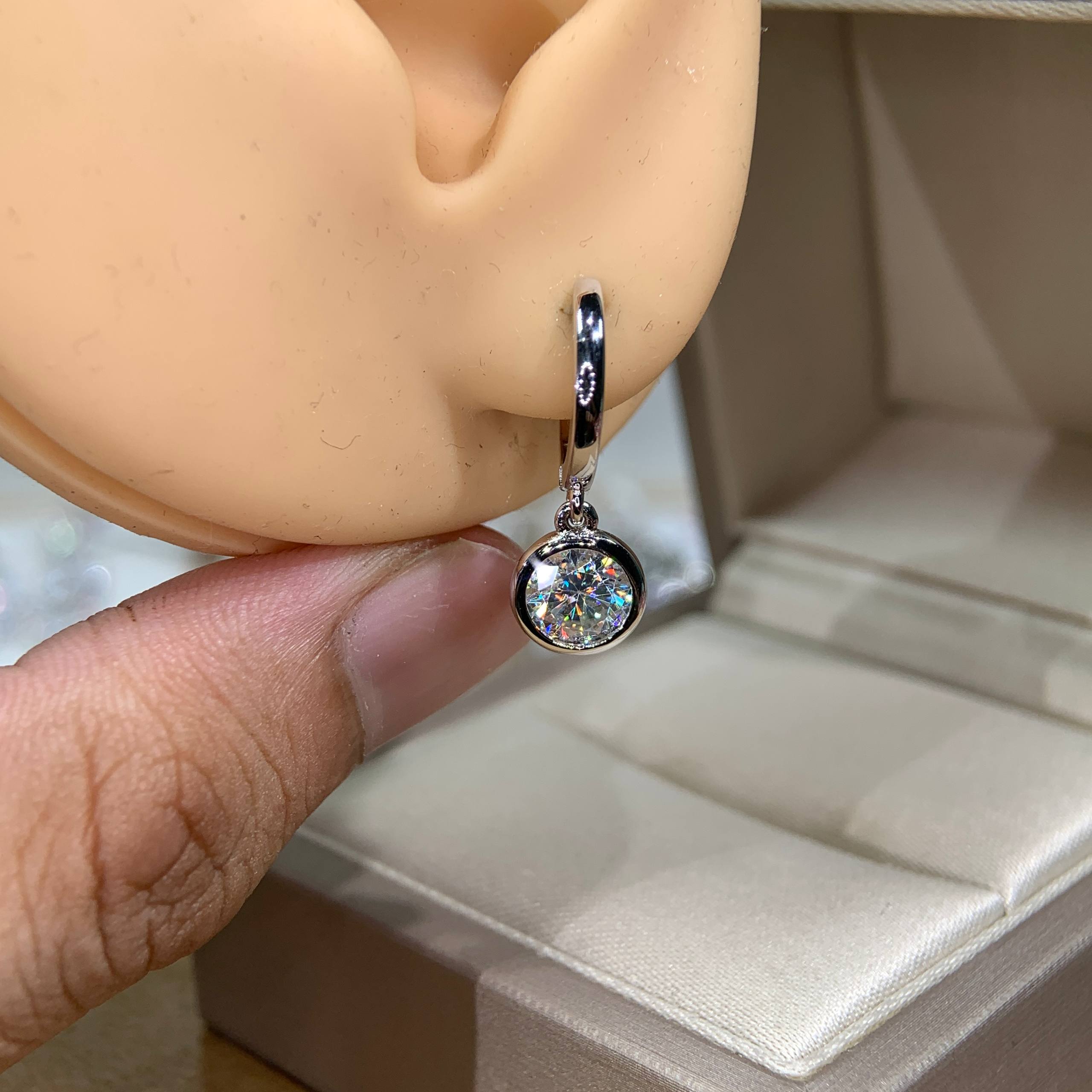 Bông tai kim cương Moissanite GRA (A039) - Ảnh 2