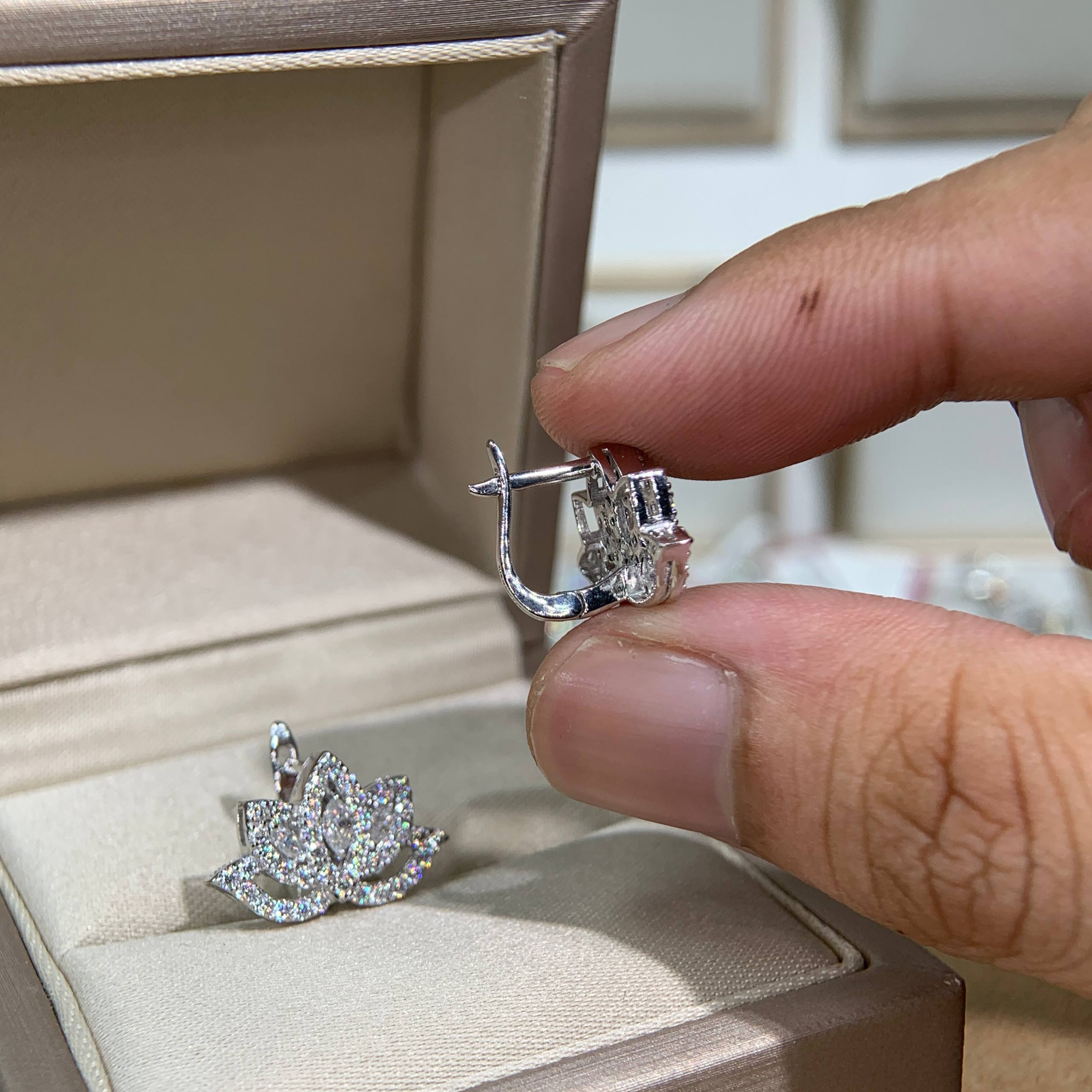 Bông tai kim cương Moissanite GRA (A105) - Ảnh 4