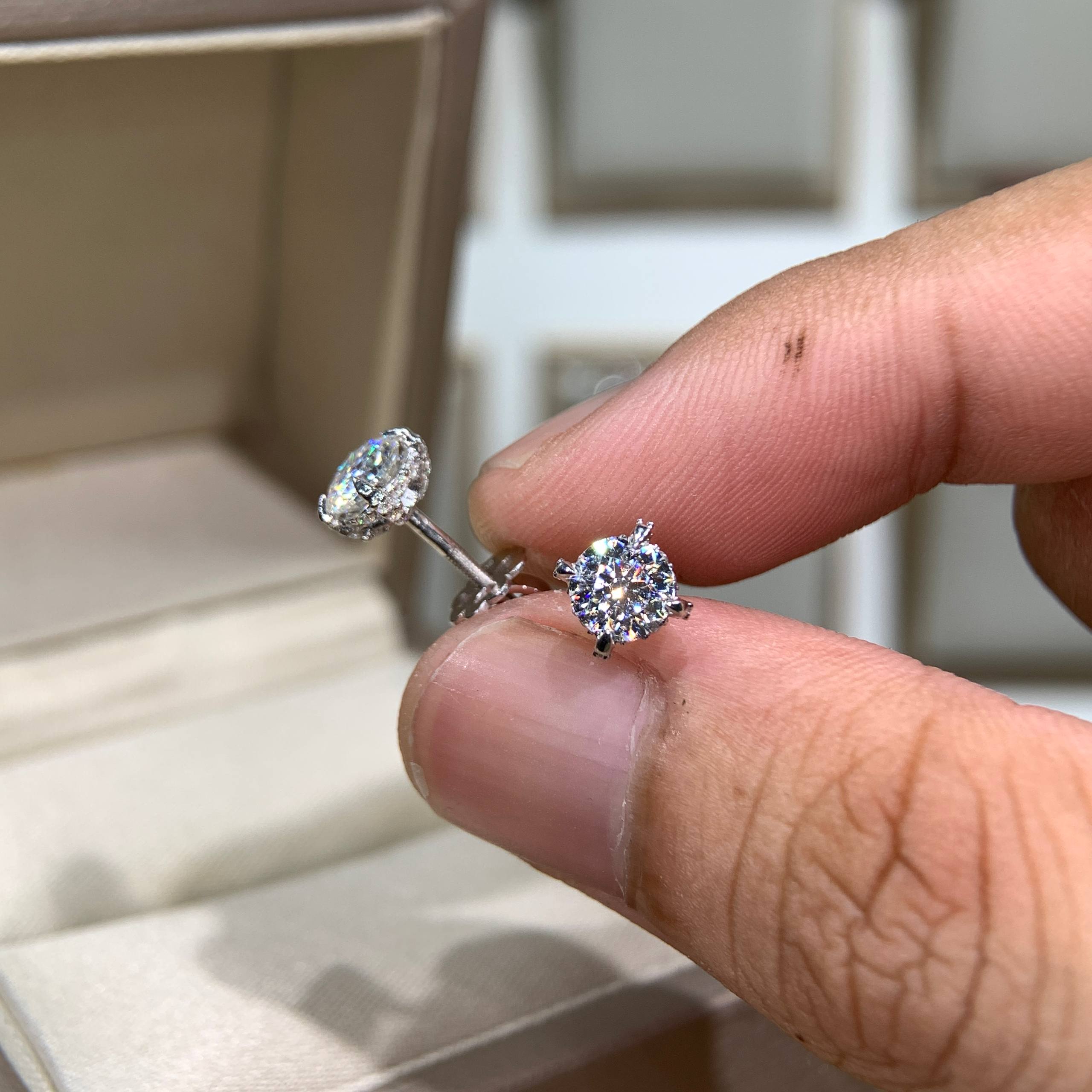 Bông tai kim cương Moissanite GRA (Y35)