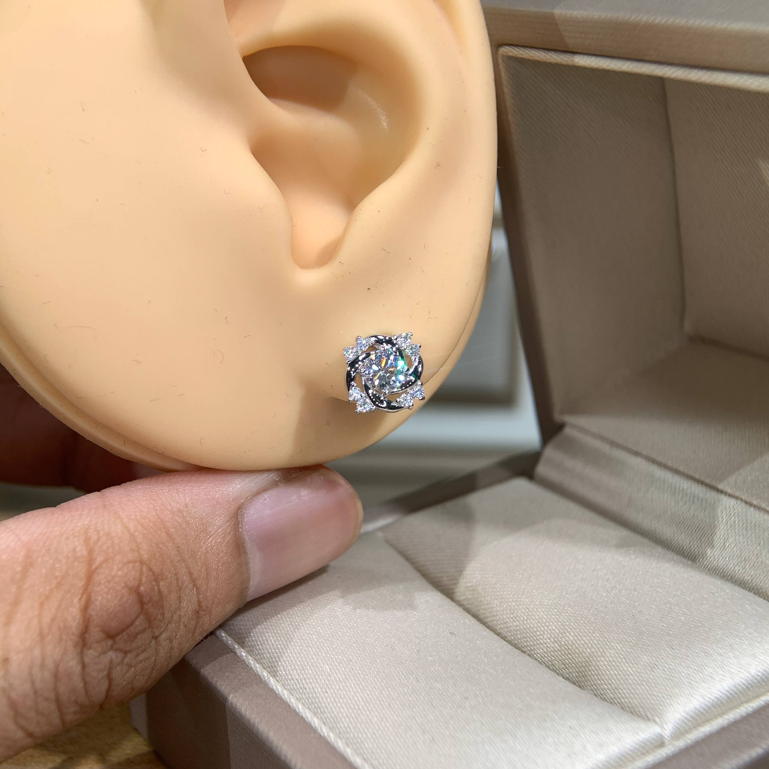 Bông tai kim cương Moissanite GRA (K99) - Ảnh 5