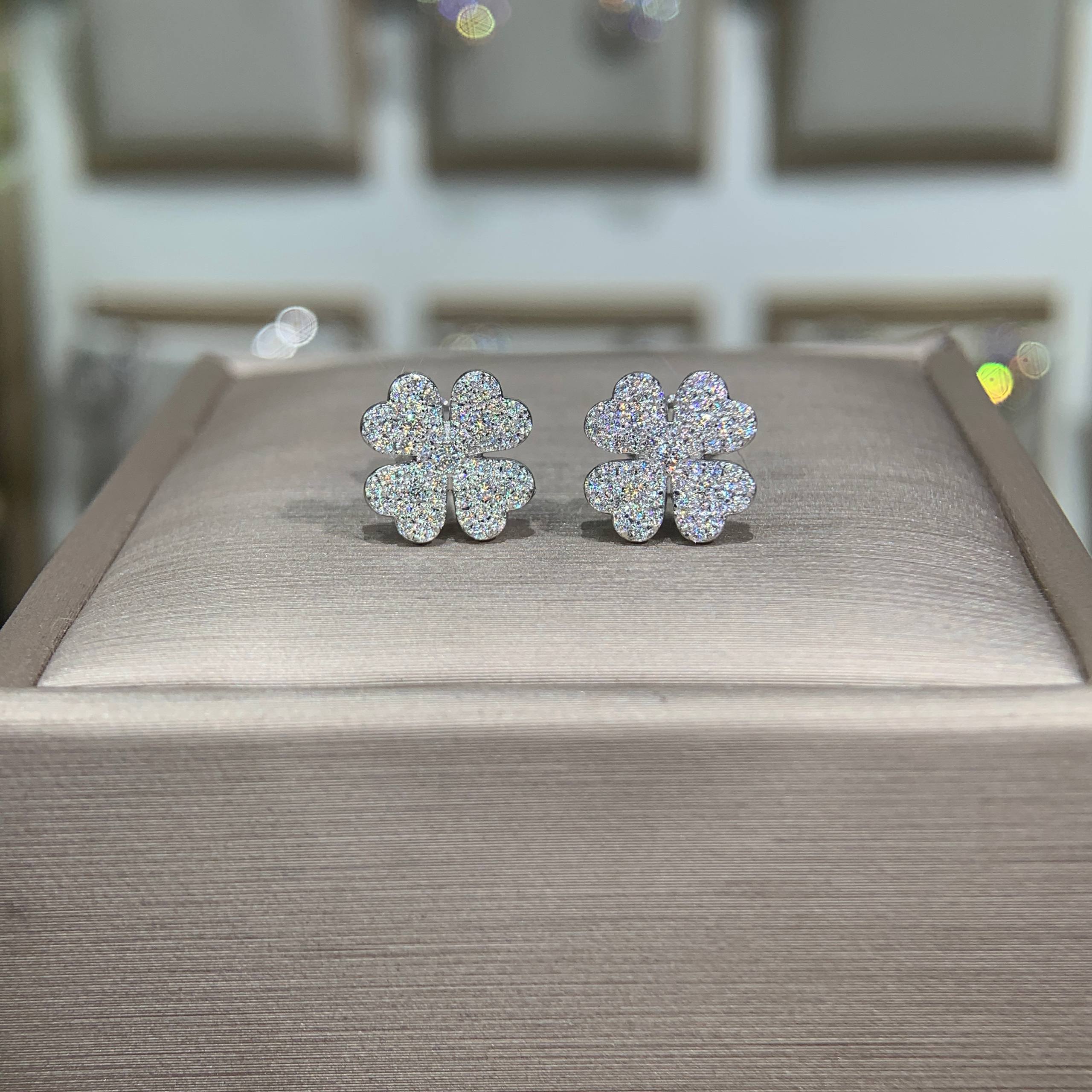 Bông tai kim cương Moissanite GRA (Y07)